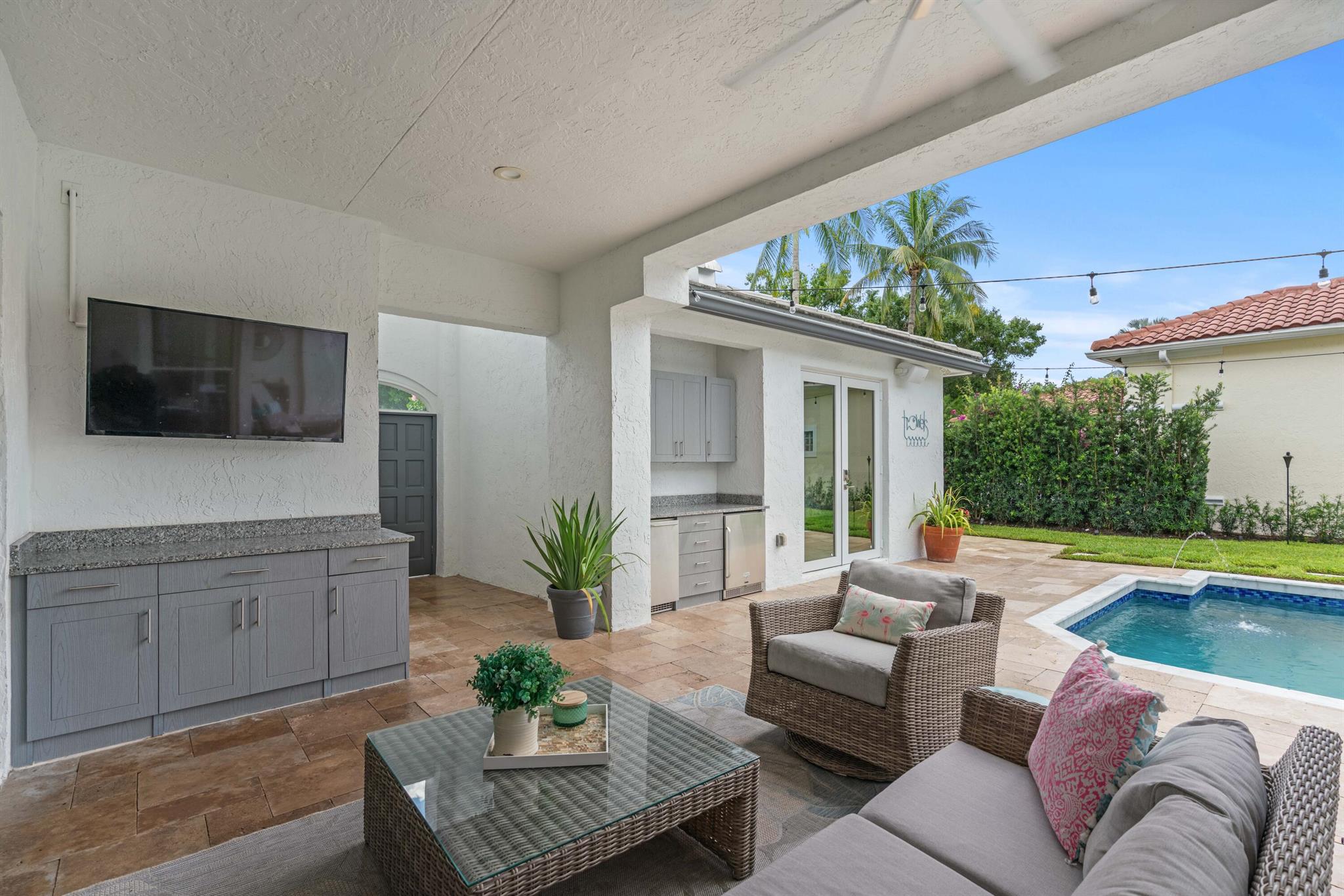 ADMIRALS COVE - Residential