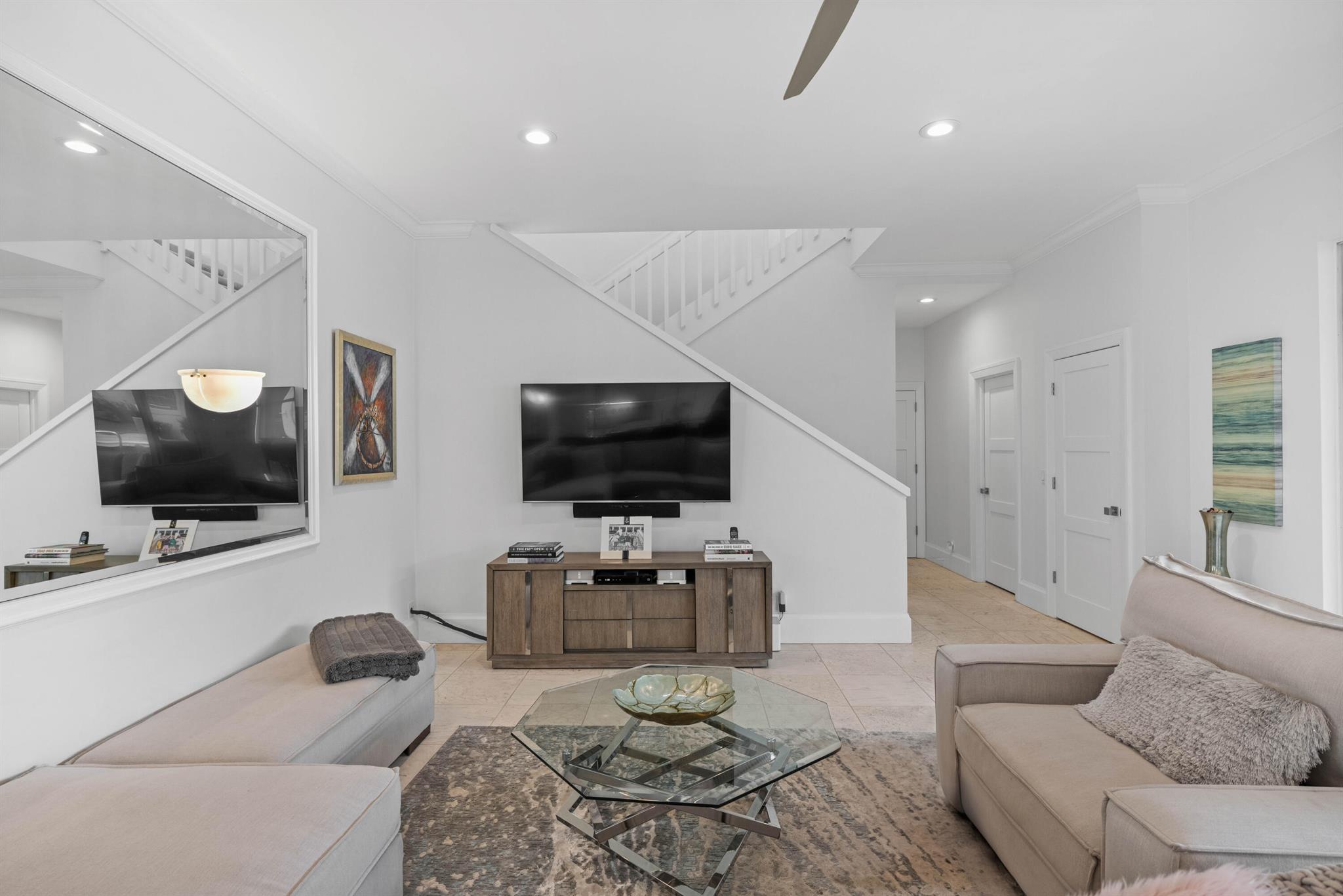 ADMIRALS COVE - Residential