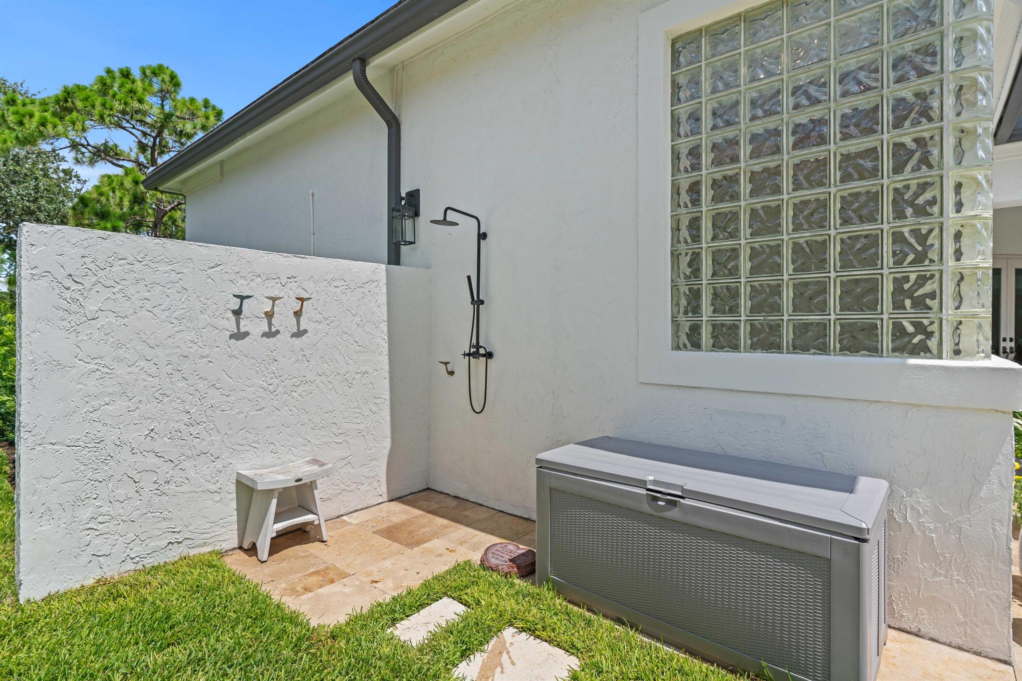 ADMIRALS COVE - Residential