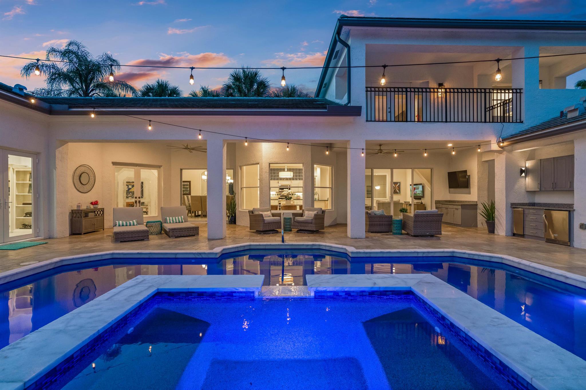 ADMIRALS COVE - Residential