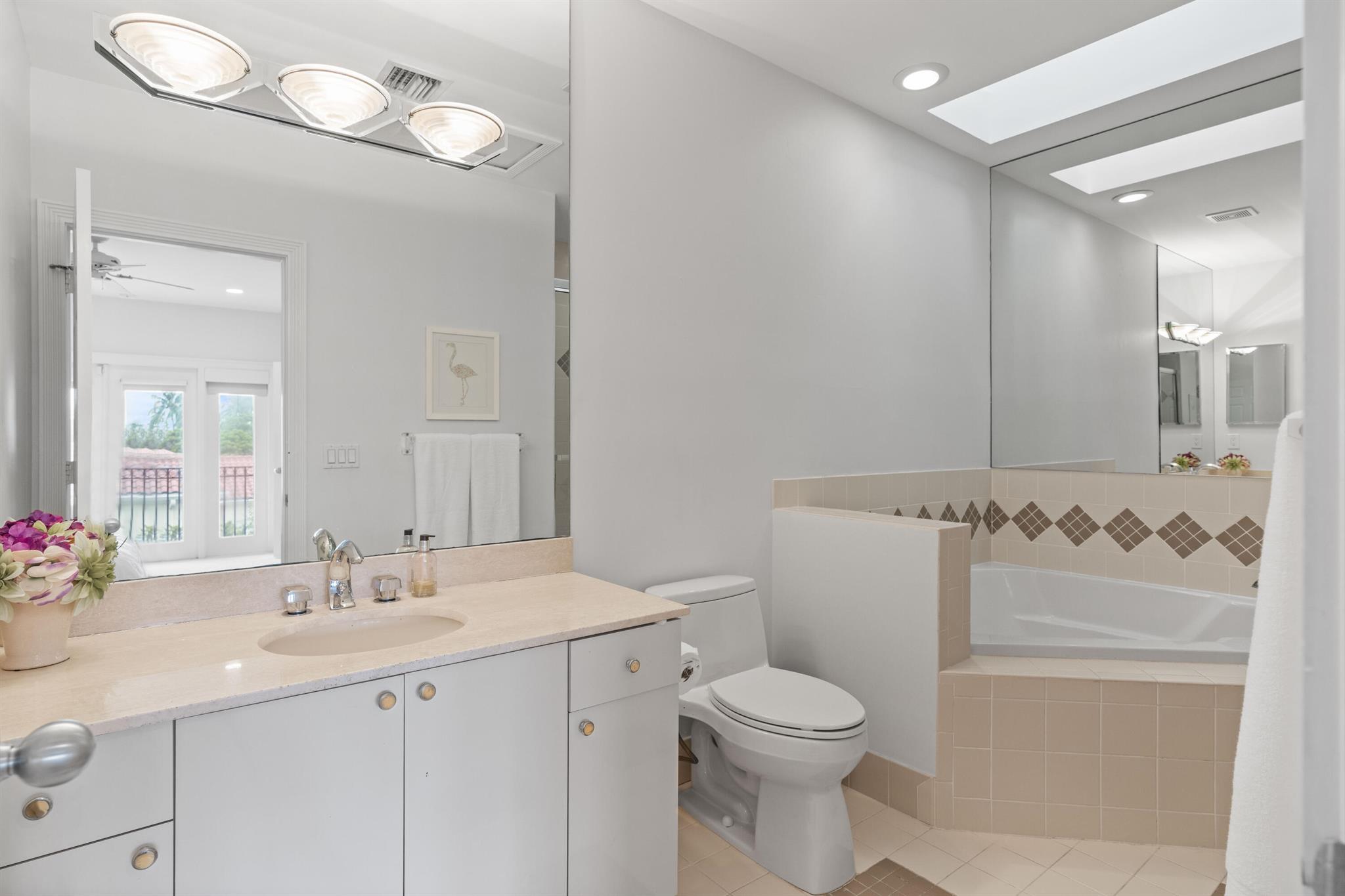 ADMIRALS COVE - Residential