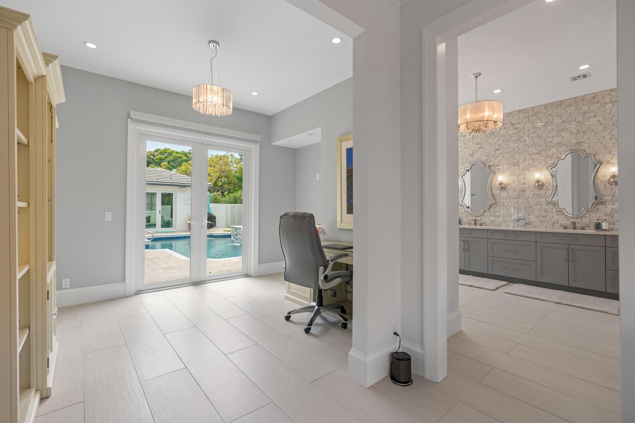 ADMIRALS COVE - Residential