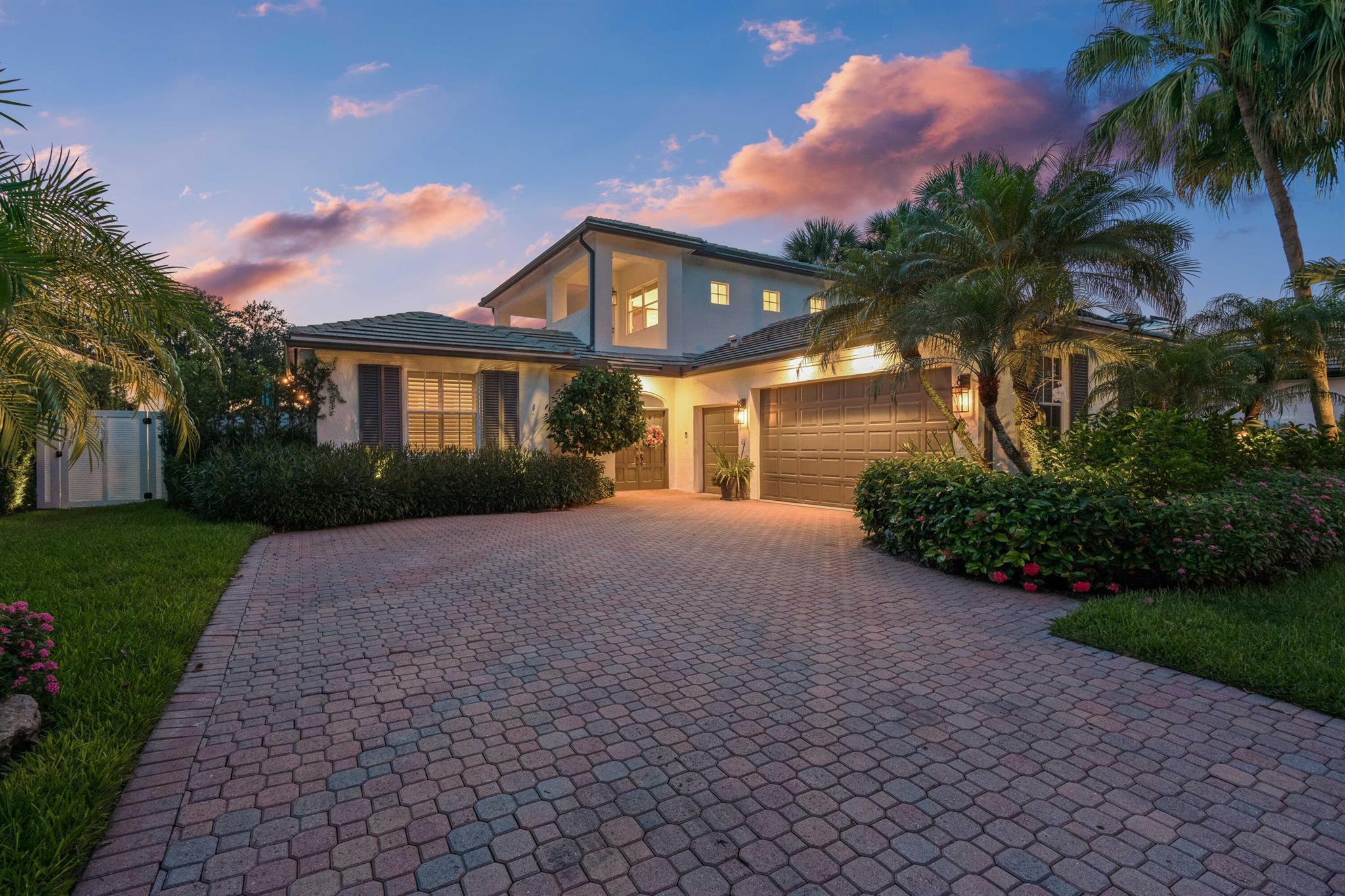 ADMIRALS COVE - Residential