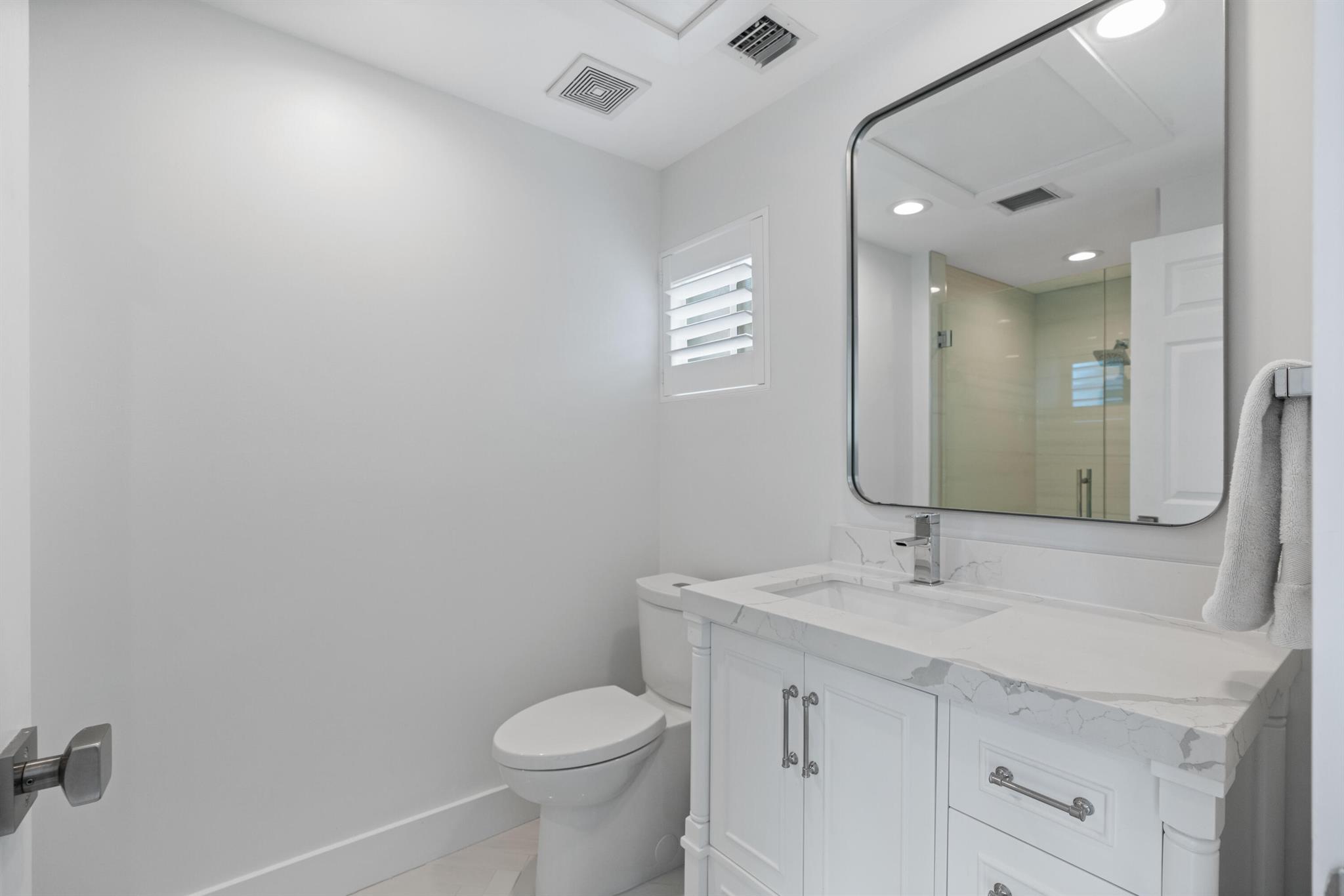 ADMIRALS COVE - Residential