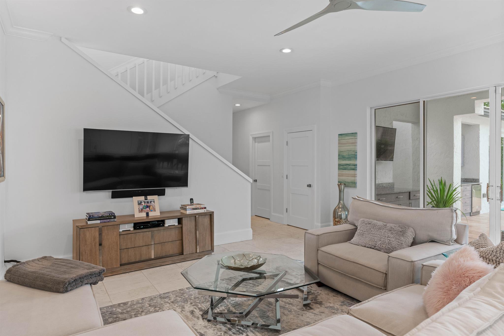 ADMIRALS COVE - Residential