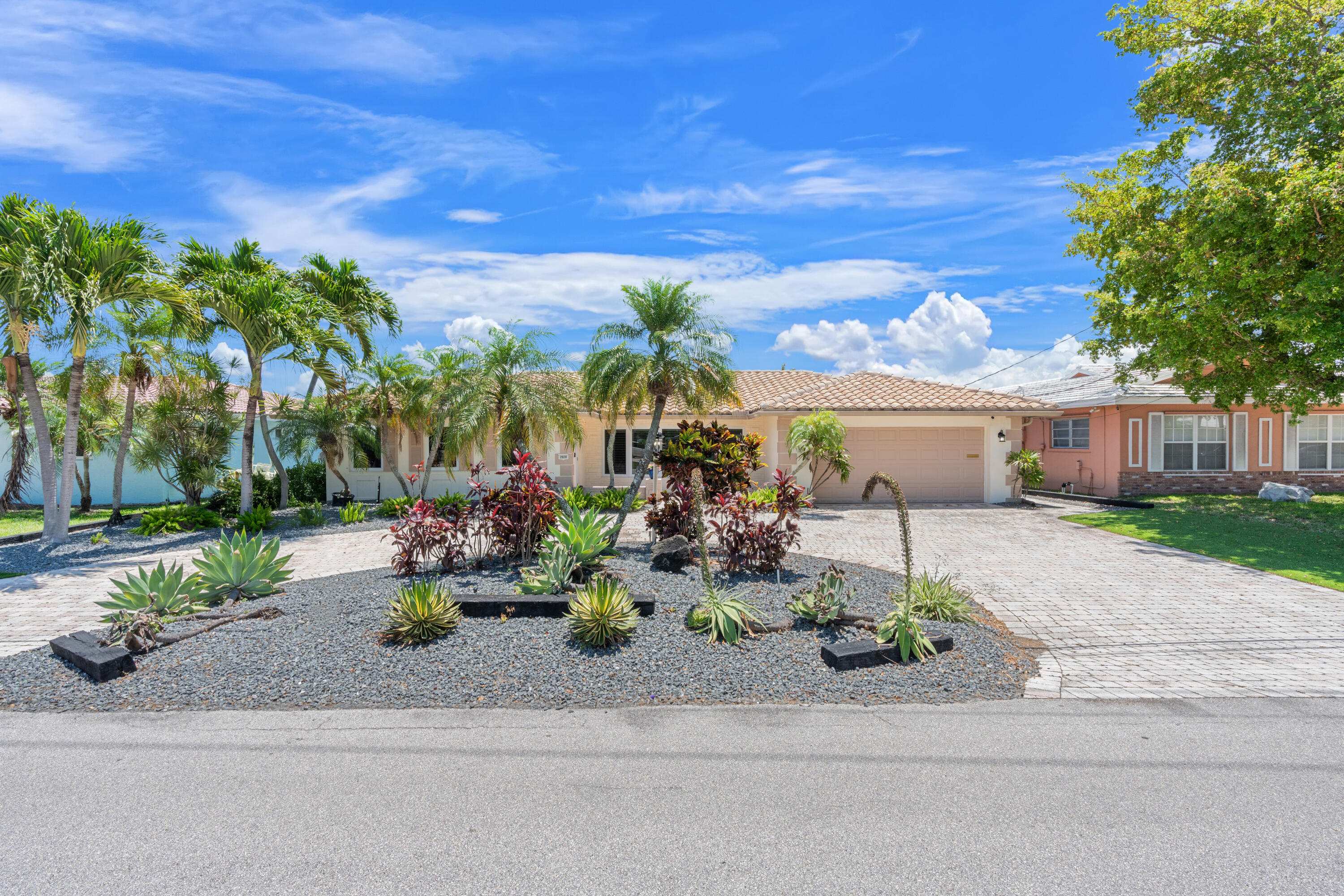 LAKE ESTATES ADD - Residential