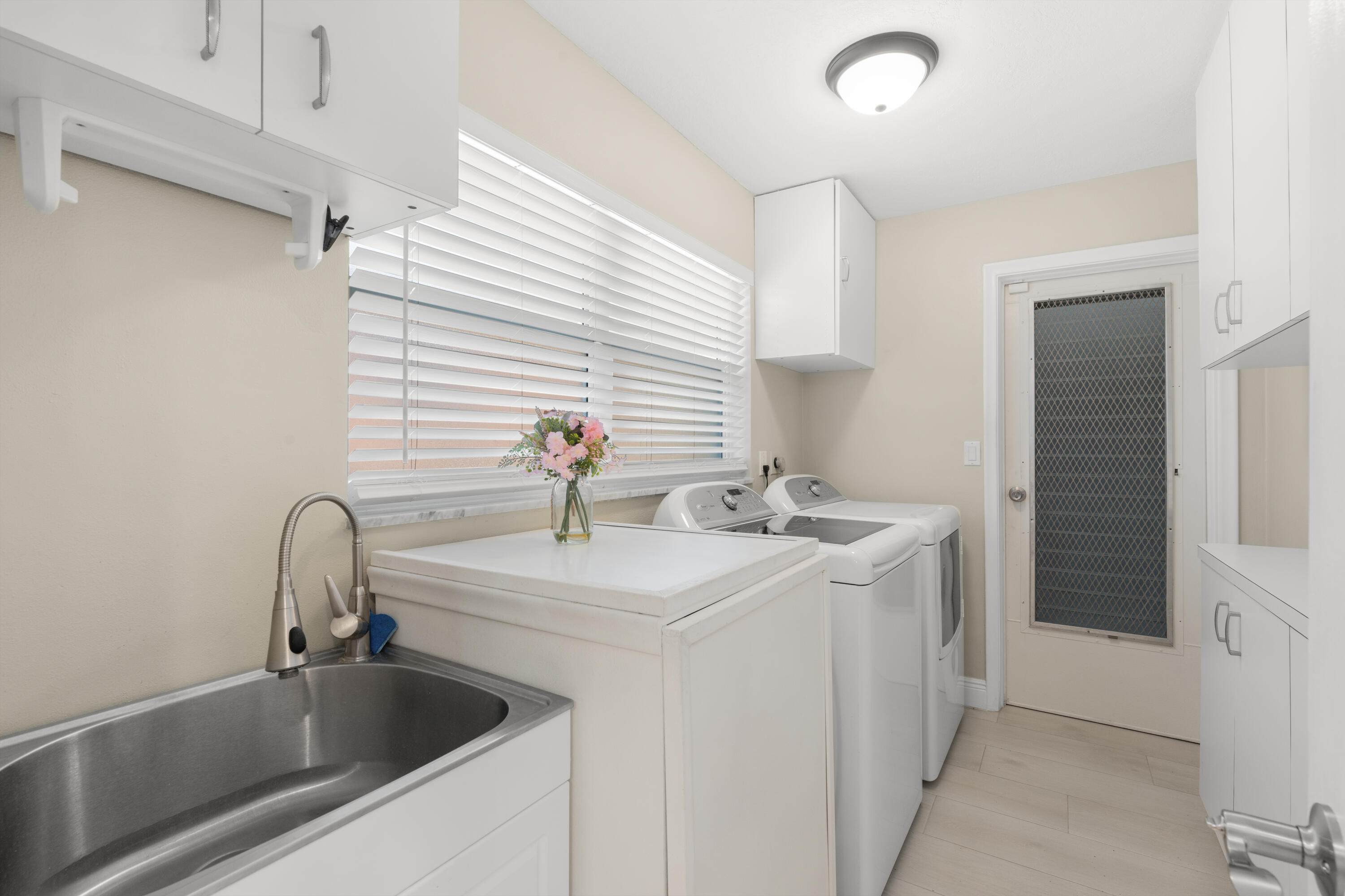 LAKE ESTATES ADD - Residential