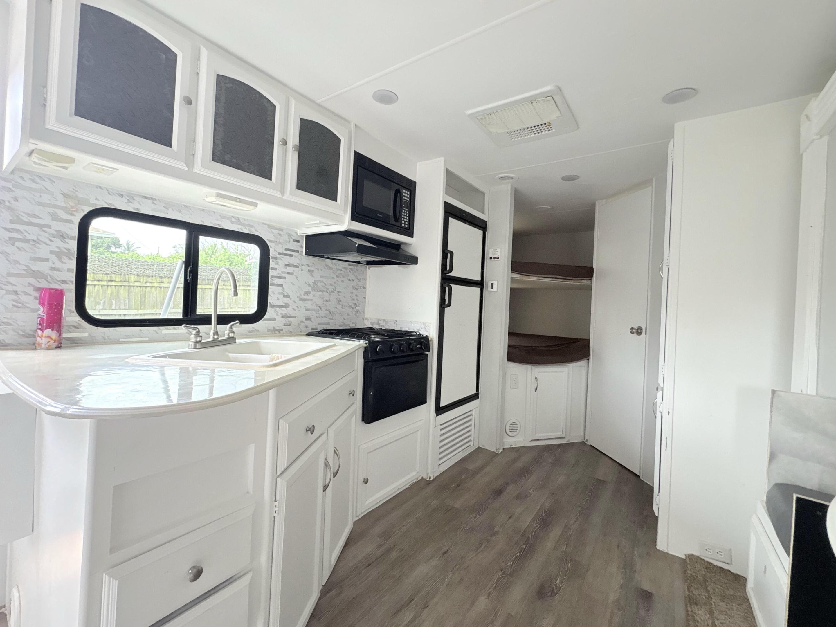 PINE AIR 3 - Residential