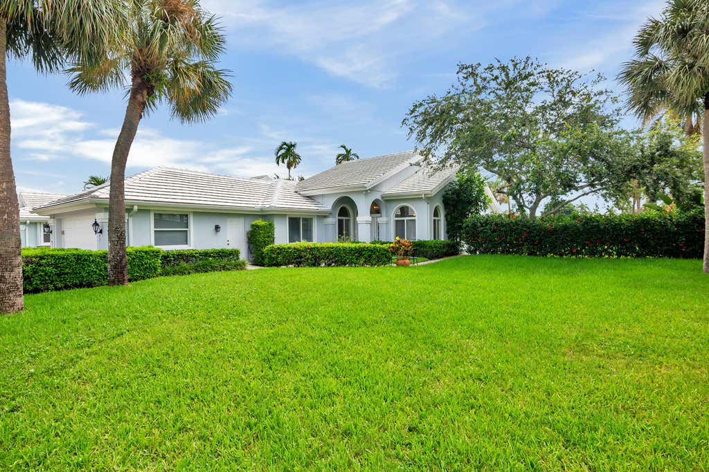 Photo of 2402 Saratoga Bay Drive, West Palm Beach, FL 33409 (MLS # B26045267)