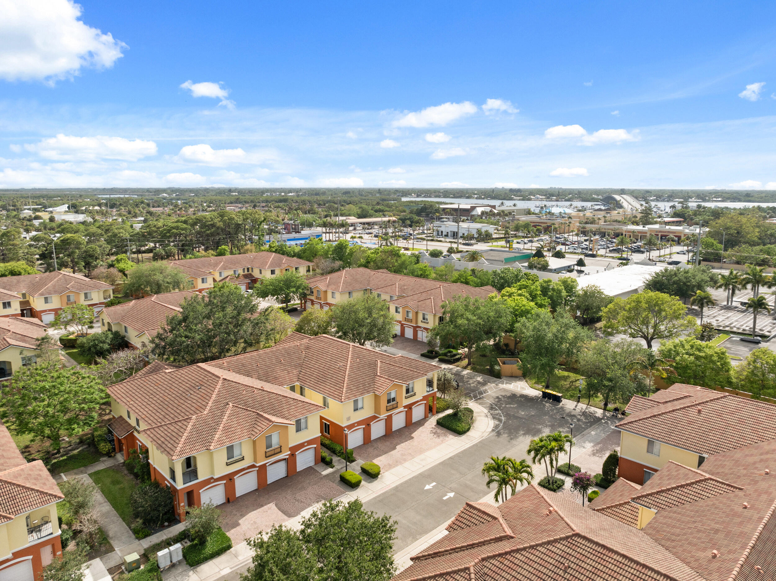 VILABELLA CENTRAL PARK CONDO - Residential