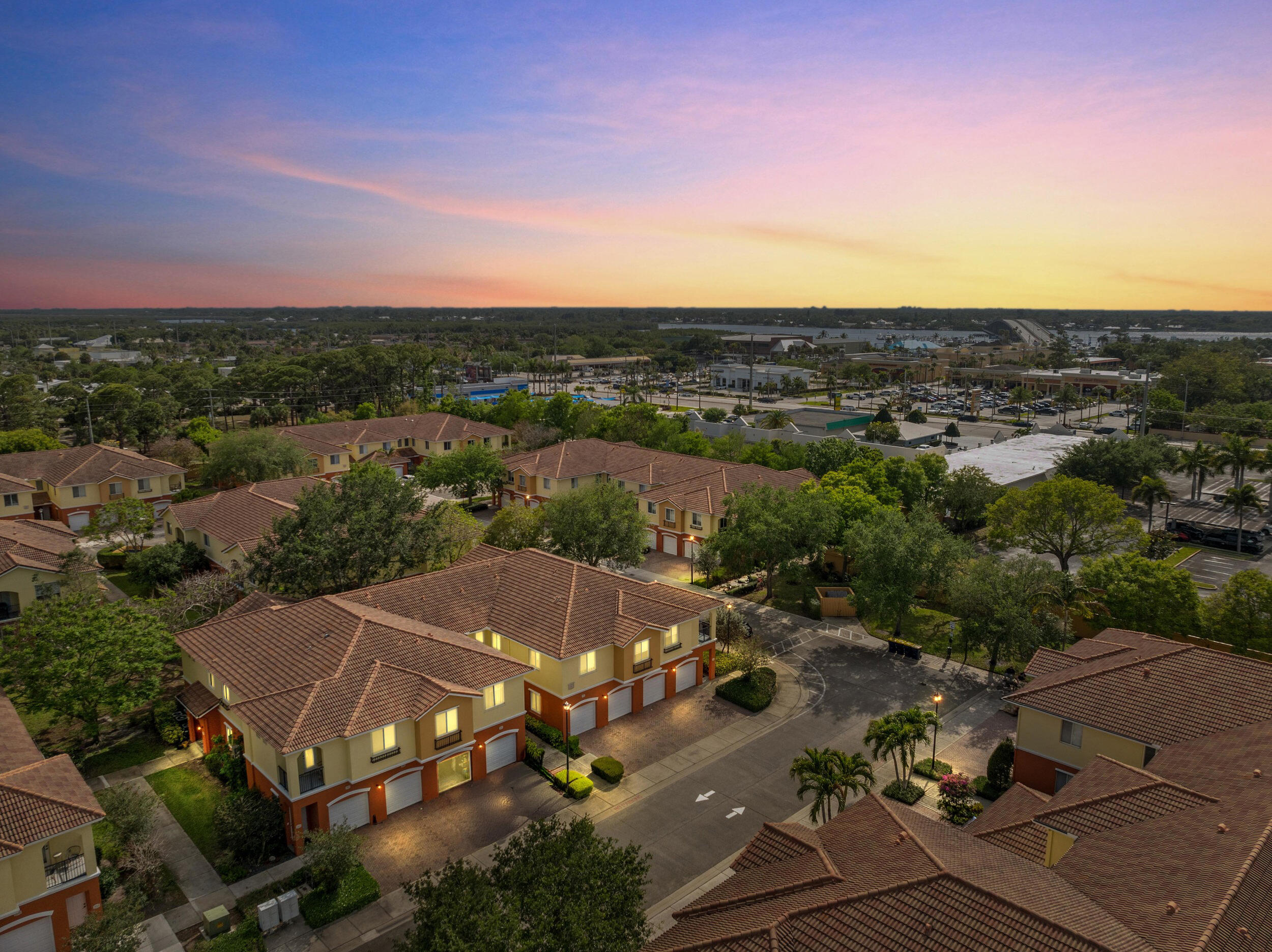 VILABELLA CENTRAL PARK CONDO - Residential