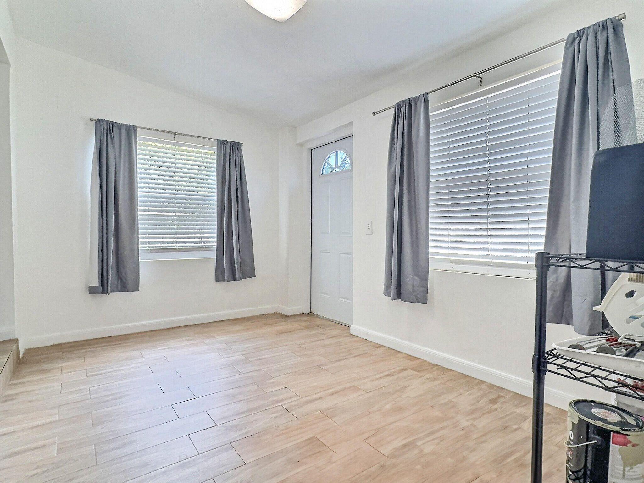 1206 Crestwood Boulevard