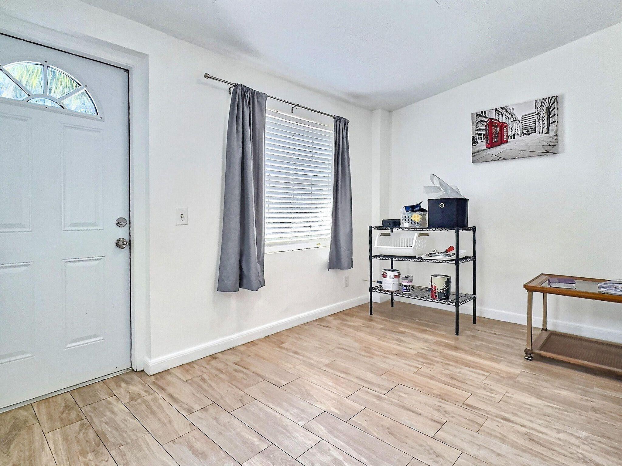 1206 Crestwood Boulevard