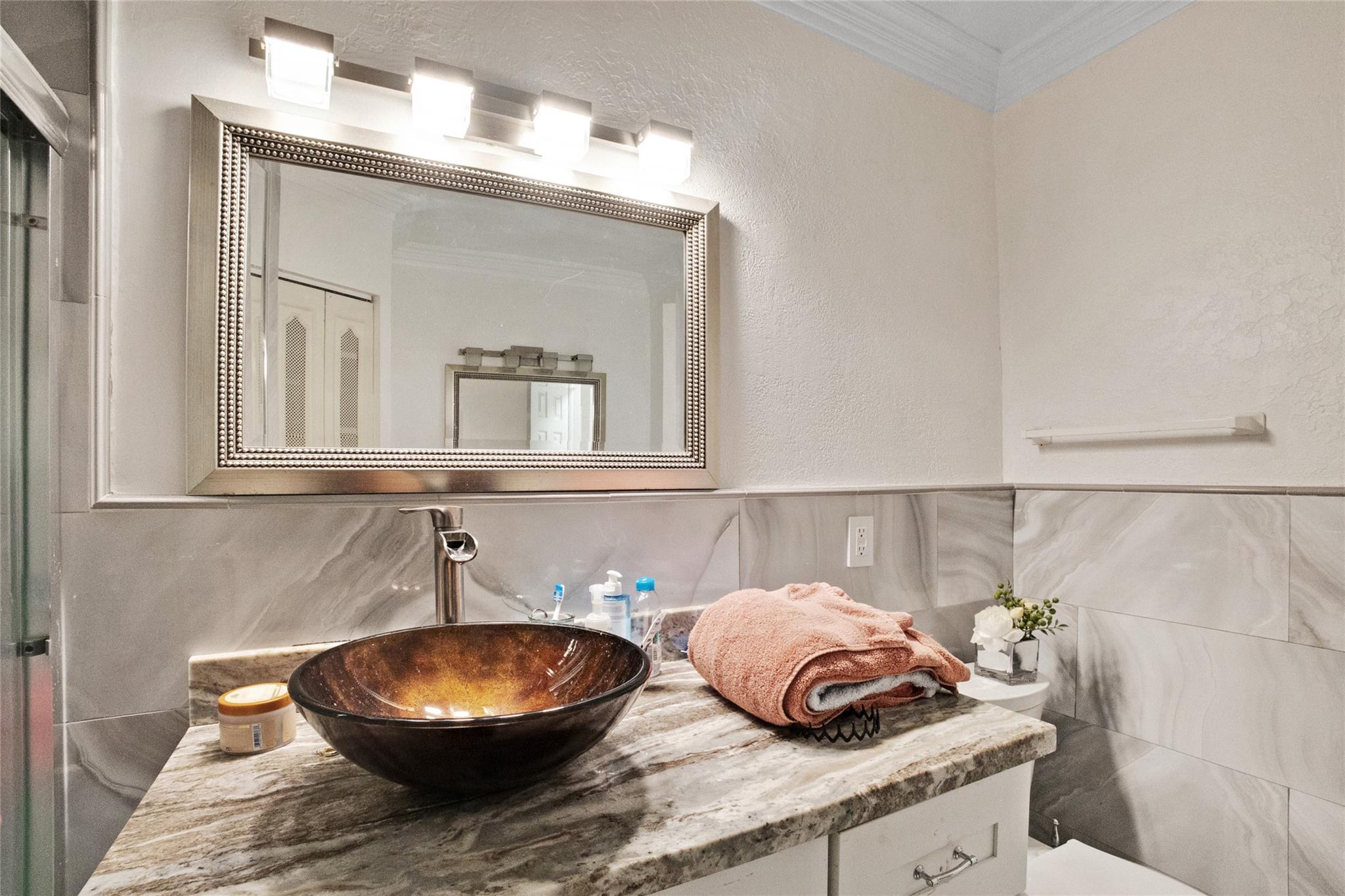 Country Club Isles 42-40 - Residential