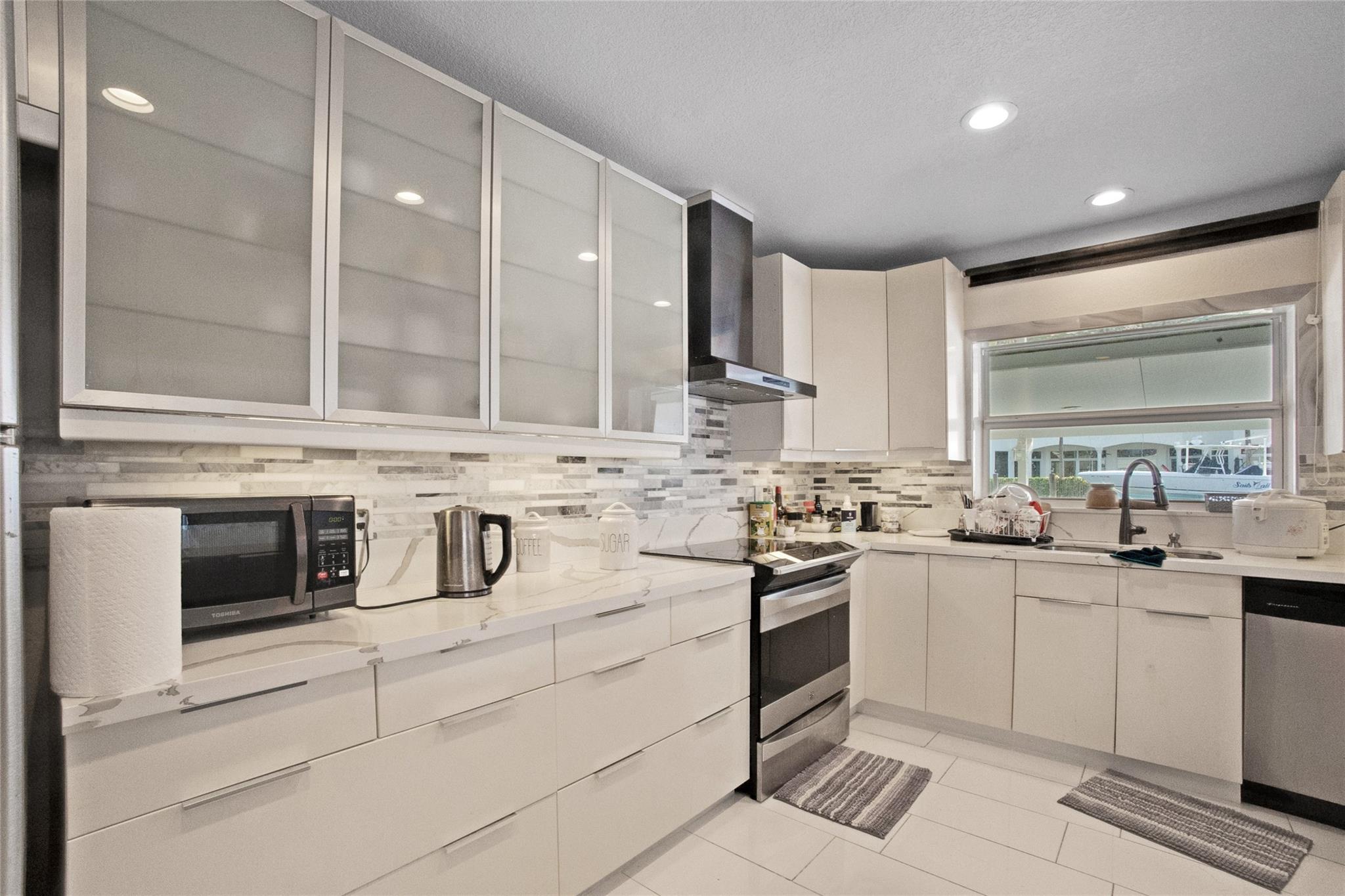 Country Club Isles 42-40 - Residential