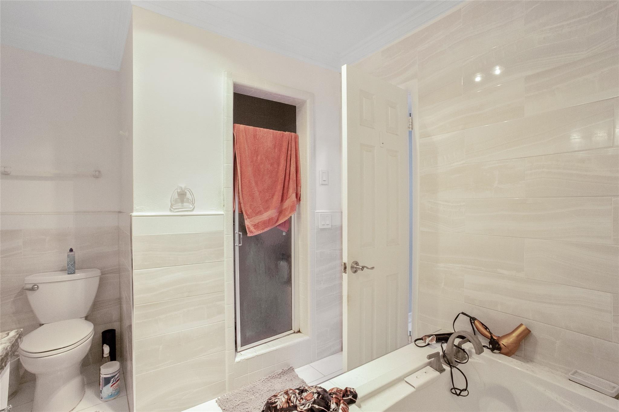 Country Club Isles 42-40 - Residential