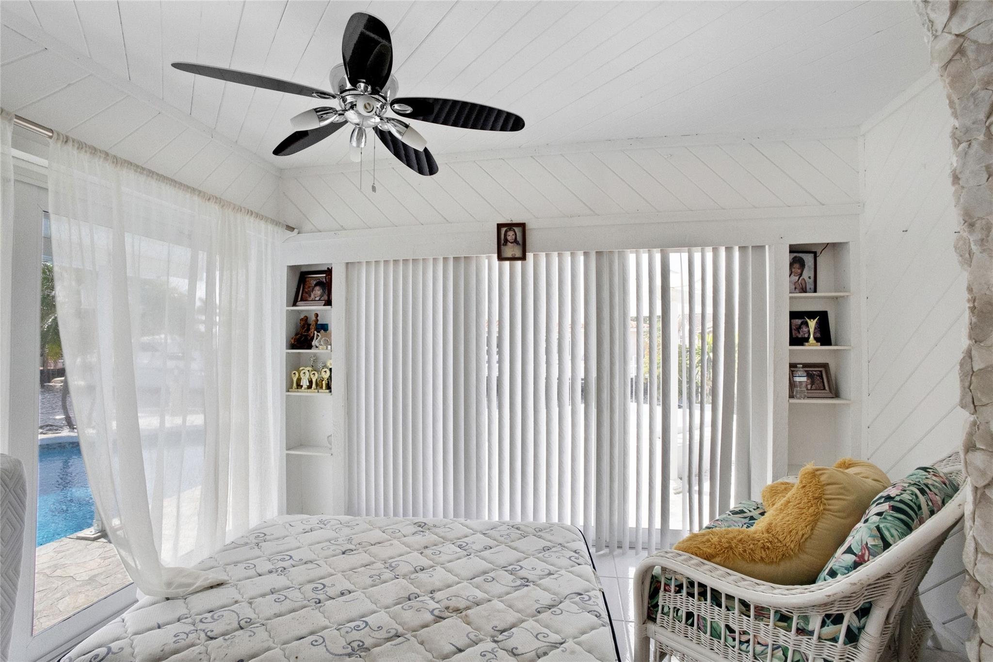 Country Club Isles 42-40 - Residential