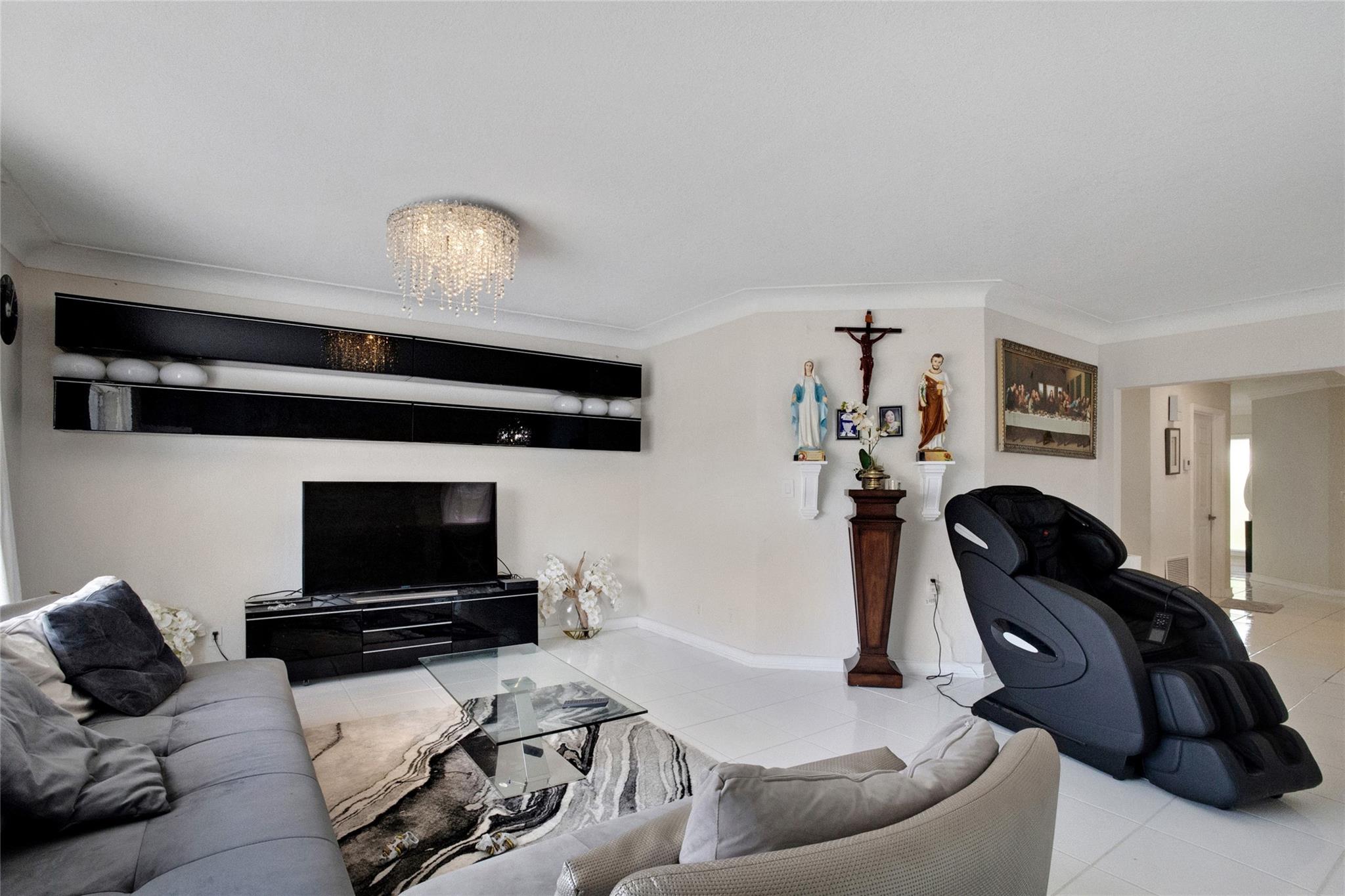 Country Club Isles 42-40 - Residential