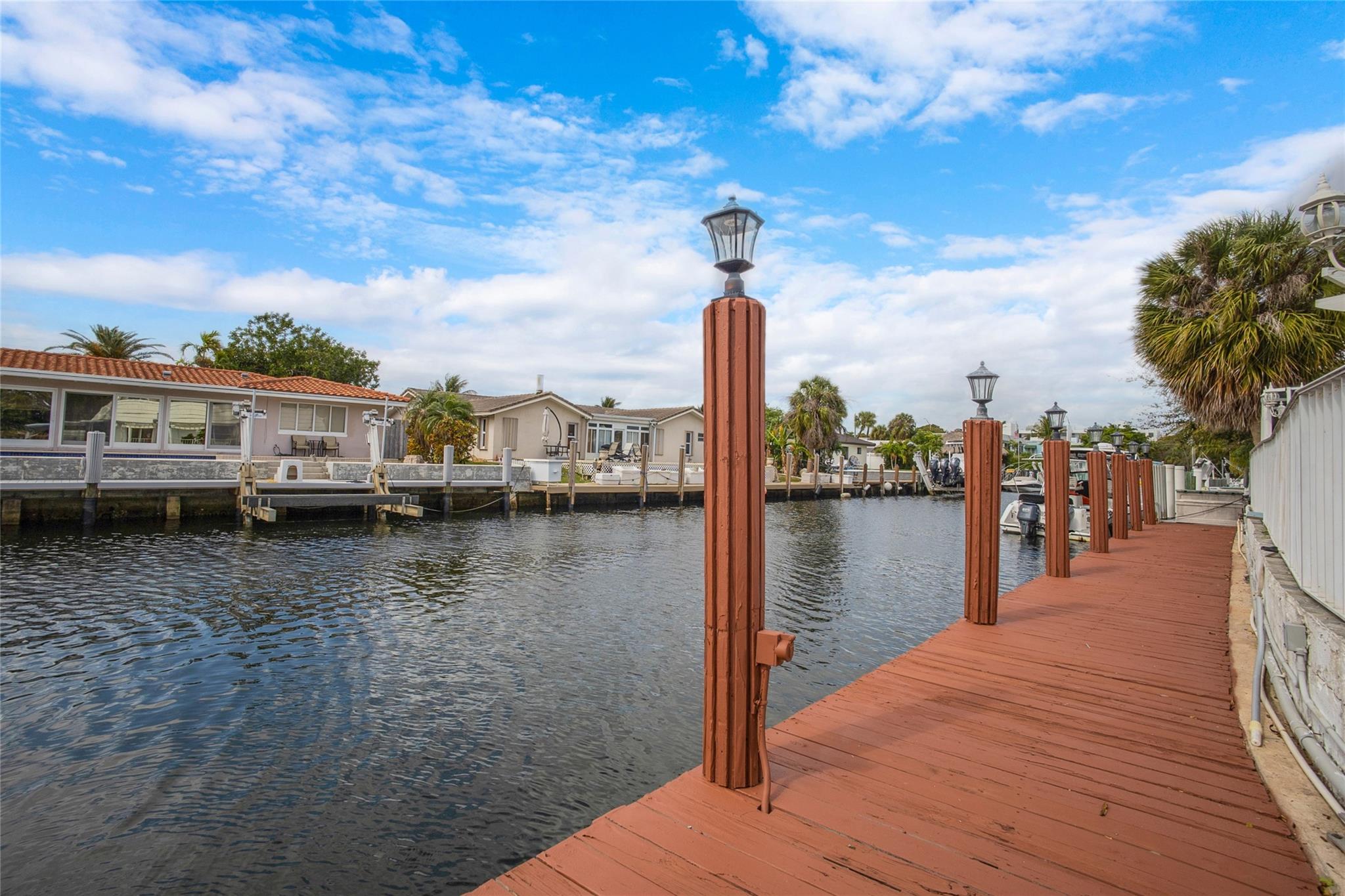 Country Club Isles 42-40 - Residential