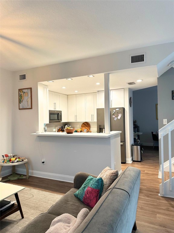 VILLAS AT HARBOR ISLES - Residential