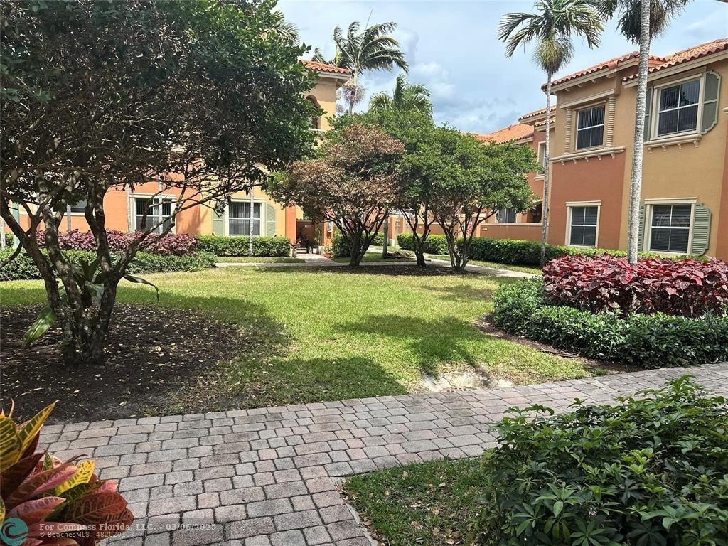 VILLAS AT HARBOR ISLES - Residential