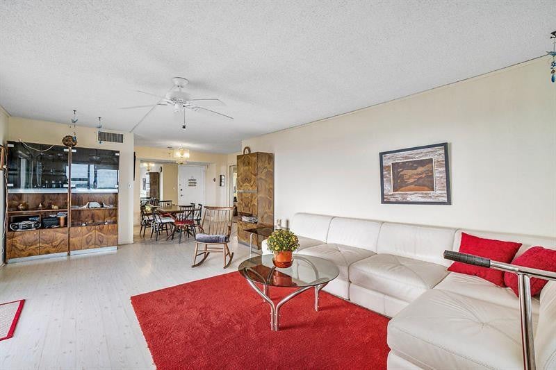 1200 Hibiscus Avenue 1704