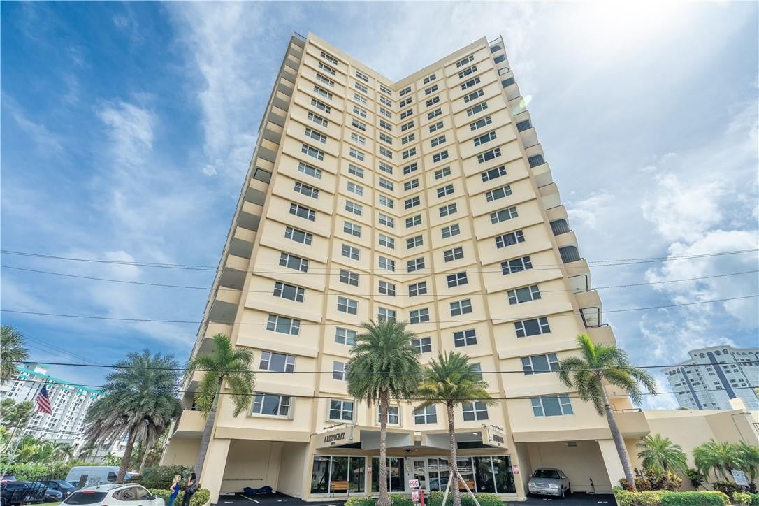 1200 Hibiscus Avenue 1704