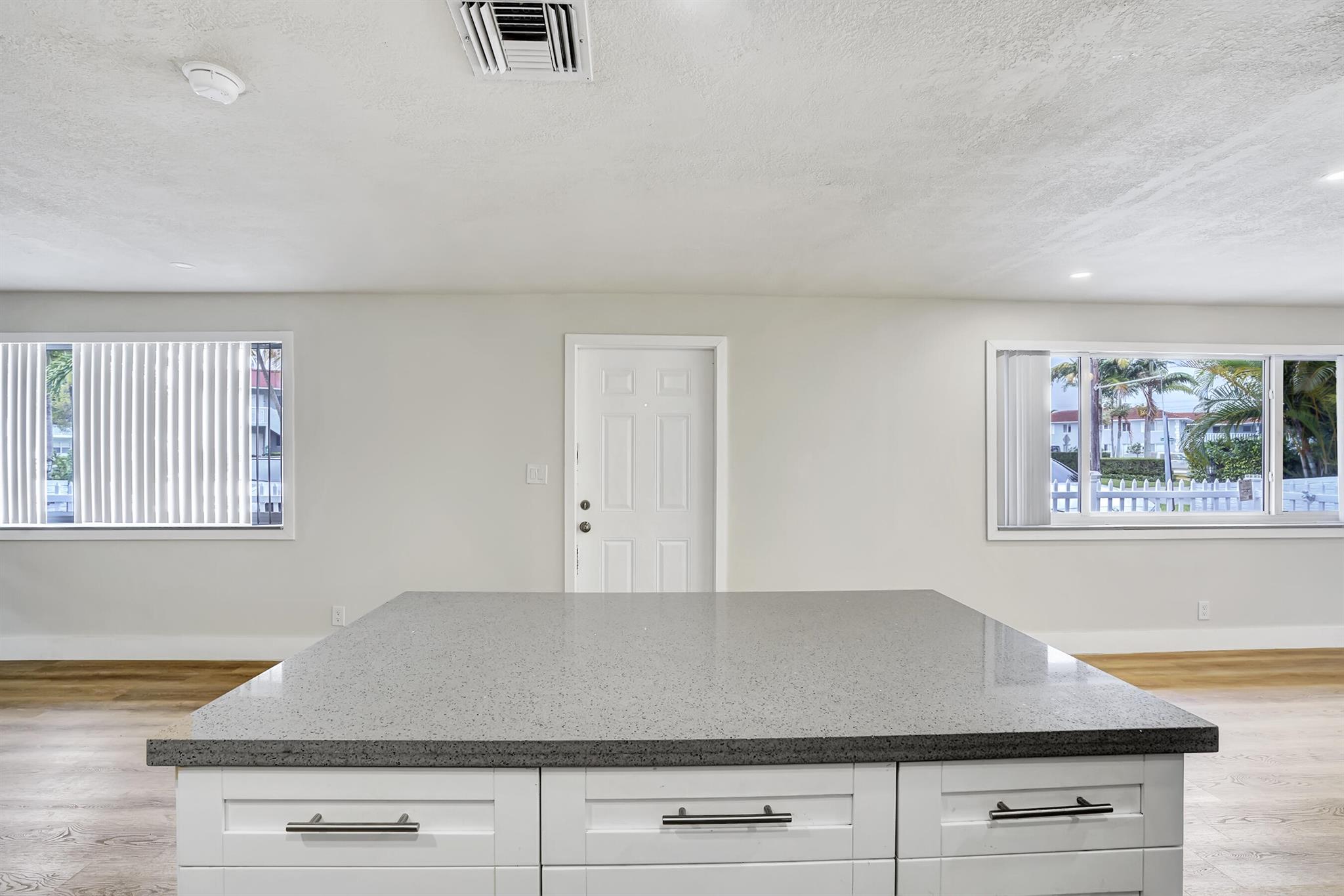 434 SW 9th Street B
