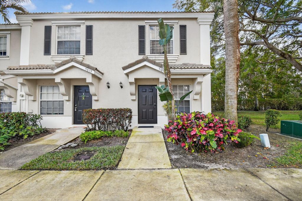 Photo of 5015 Palmbrooke Circle, West Palm Beach, FL 33417 (MLS # R11165739)