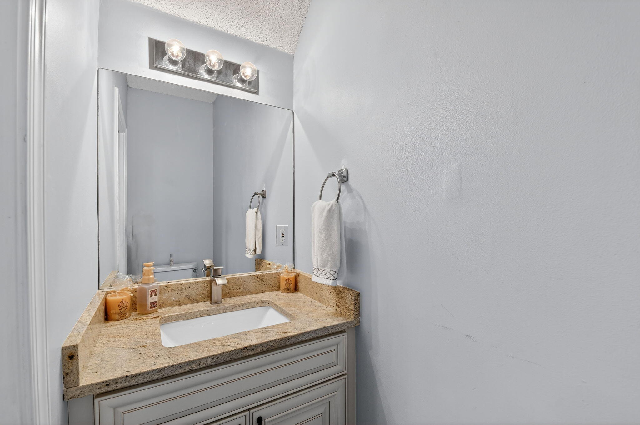 PALMBROOKE TOWNHOMES - Residential Lease