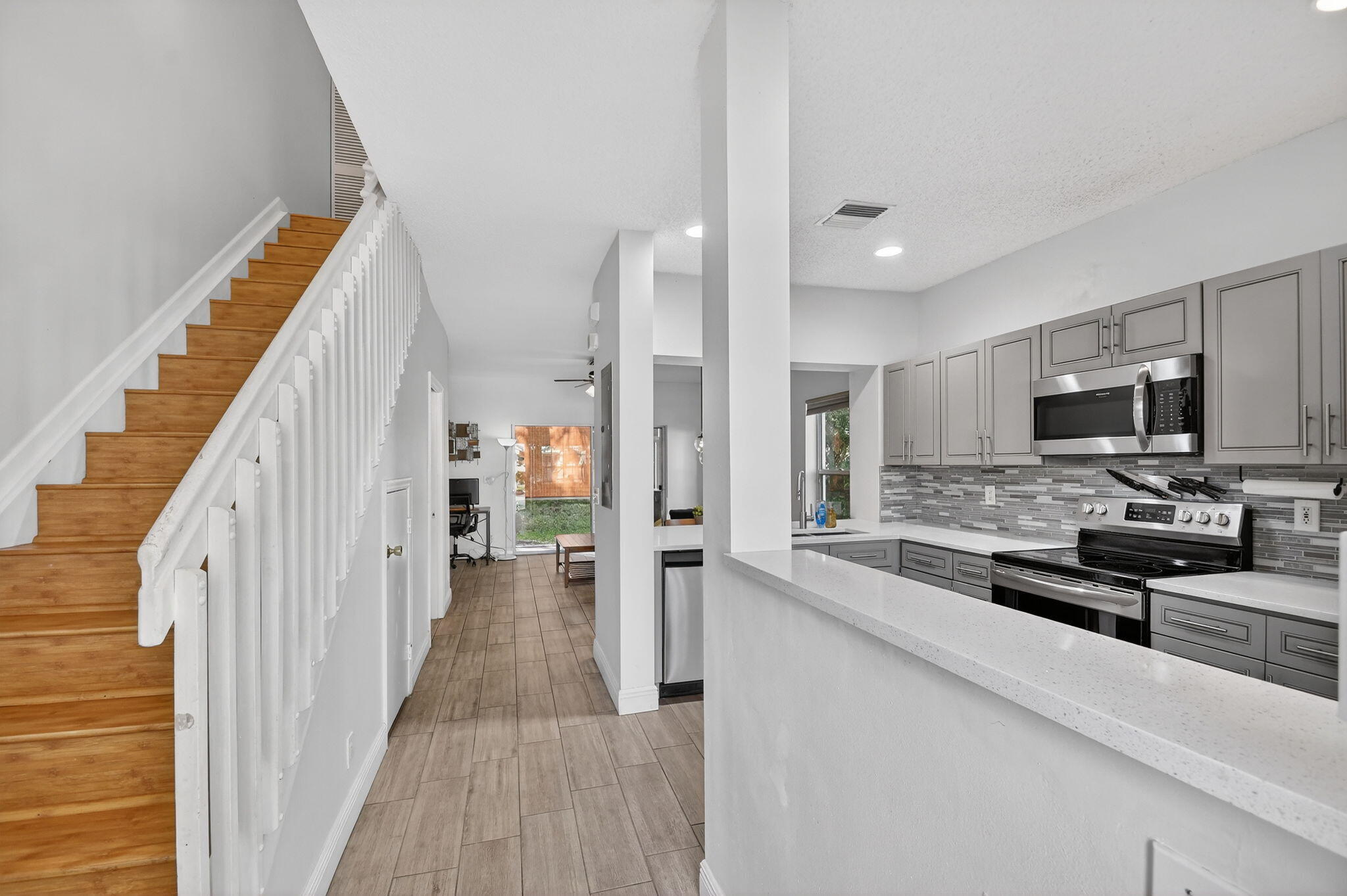 PALMBROOKE TOWNHOMES - Residential Lease