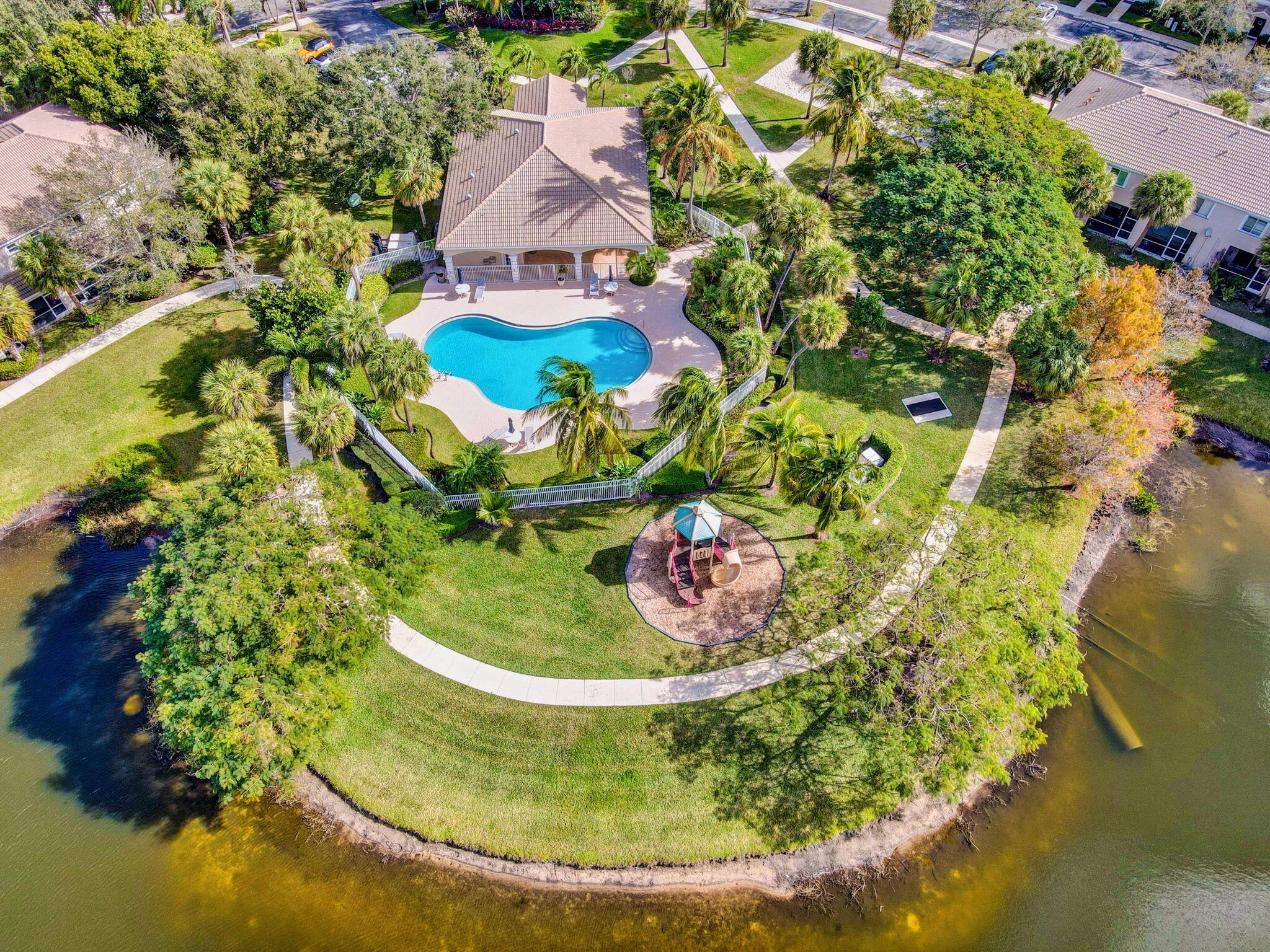 PALMBROOKE TOWNHOMES - Residential Lease