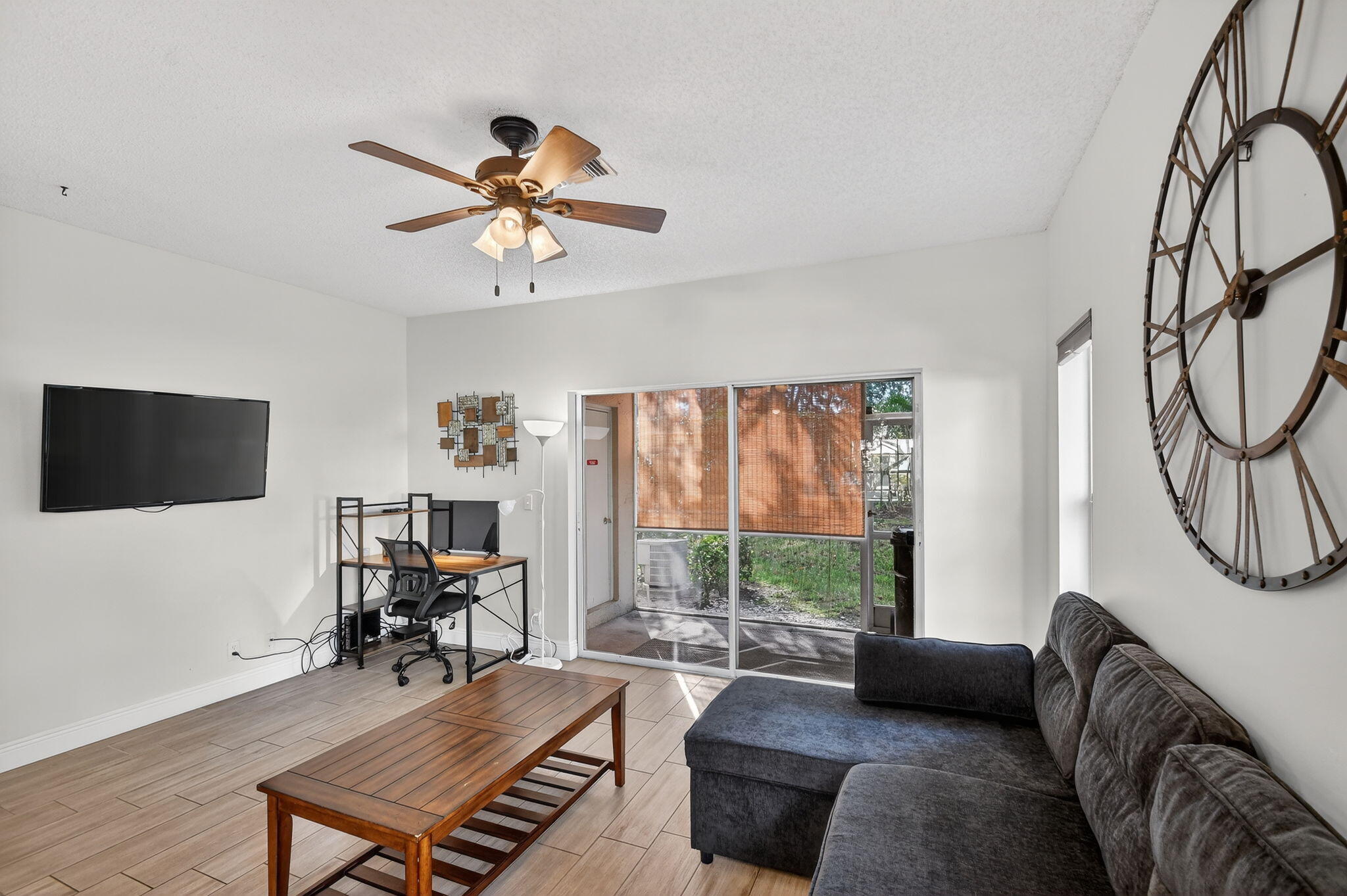 PALMBROOKE TOWNHOMES - Residential Lease