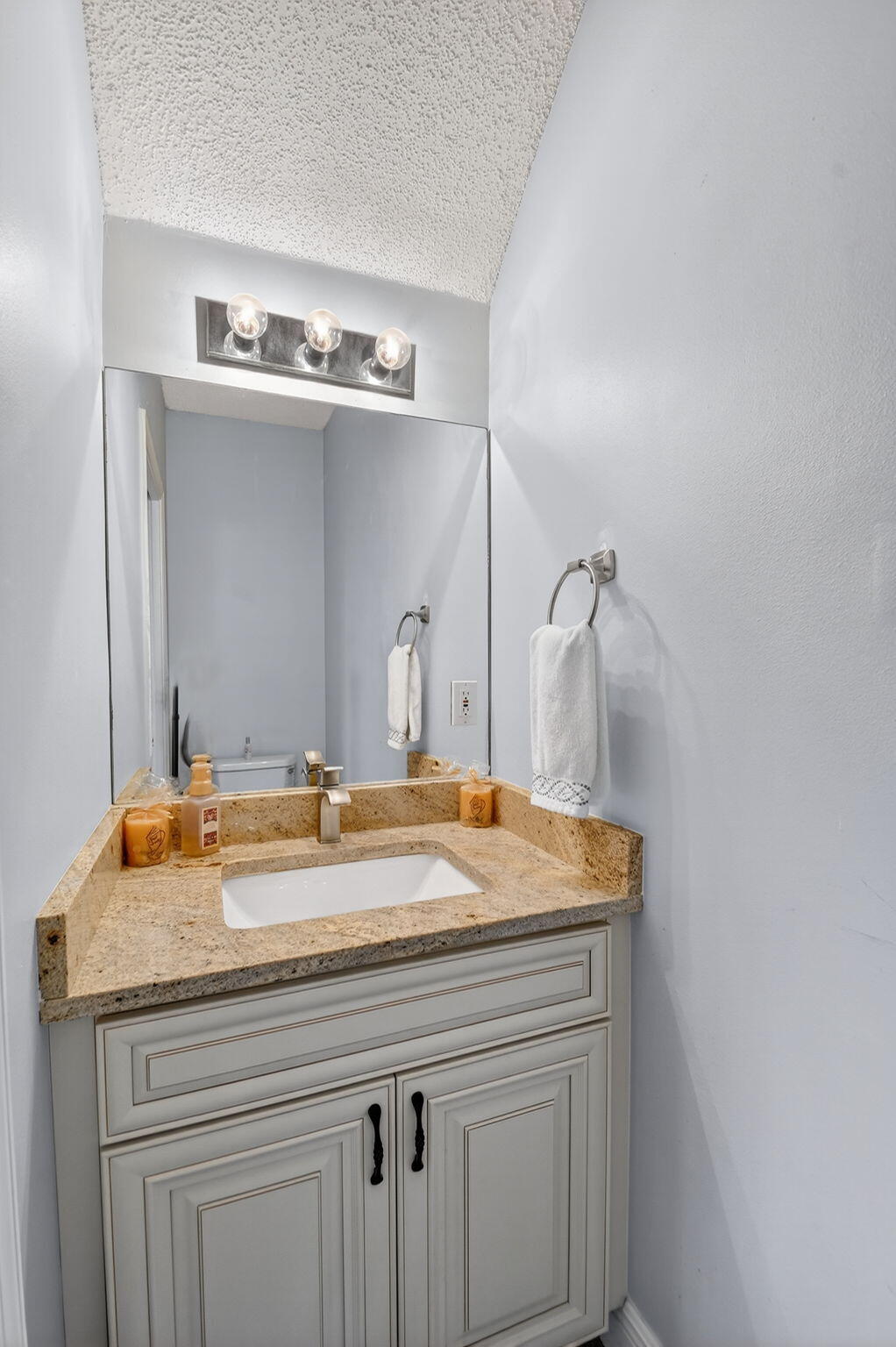 PALMBROOKE TOWNHOMES - Residential Lease