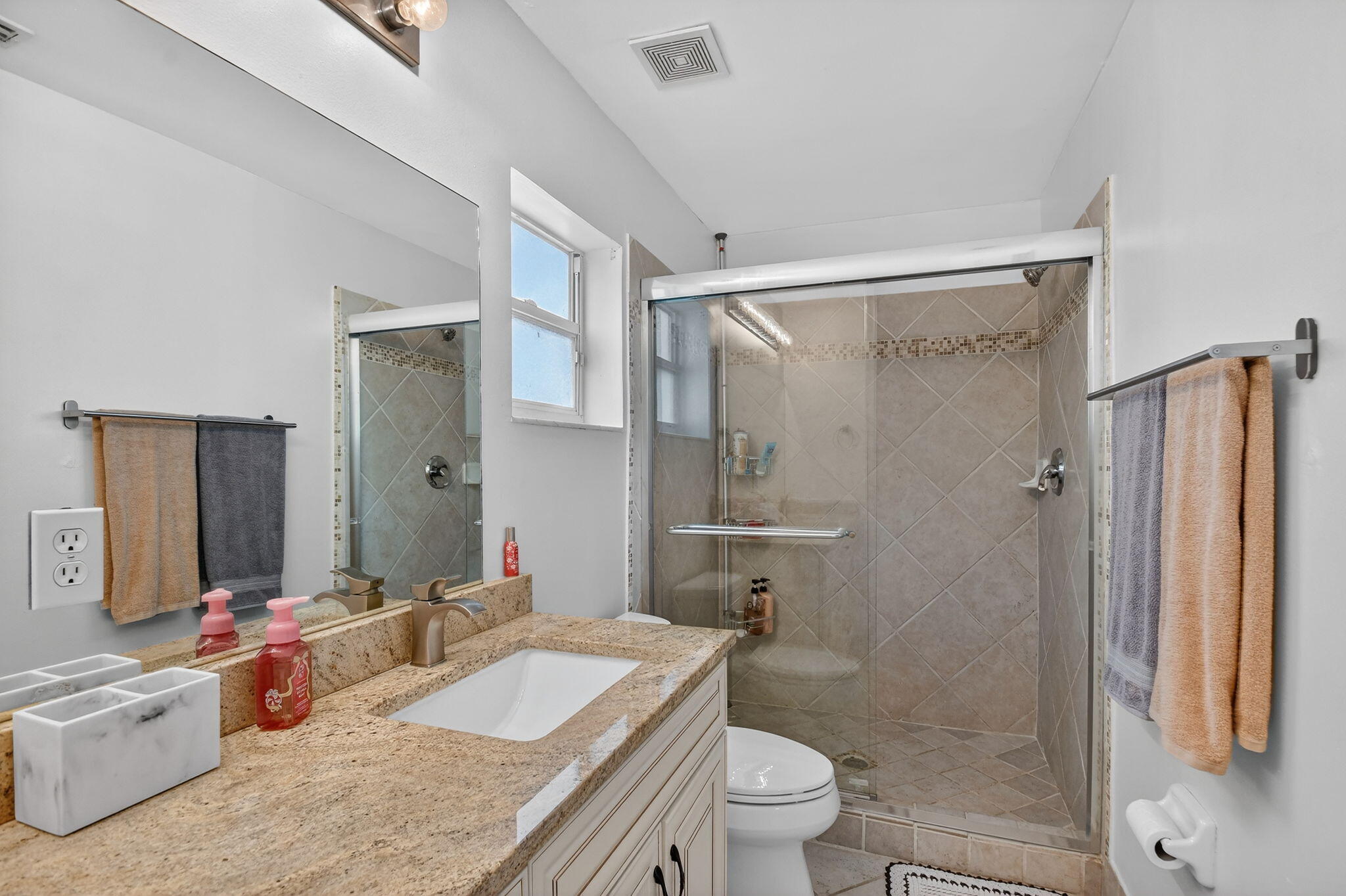 PALMBROOKE TOWNHOMES - Residential Lease