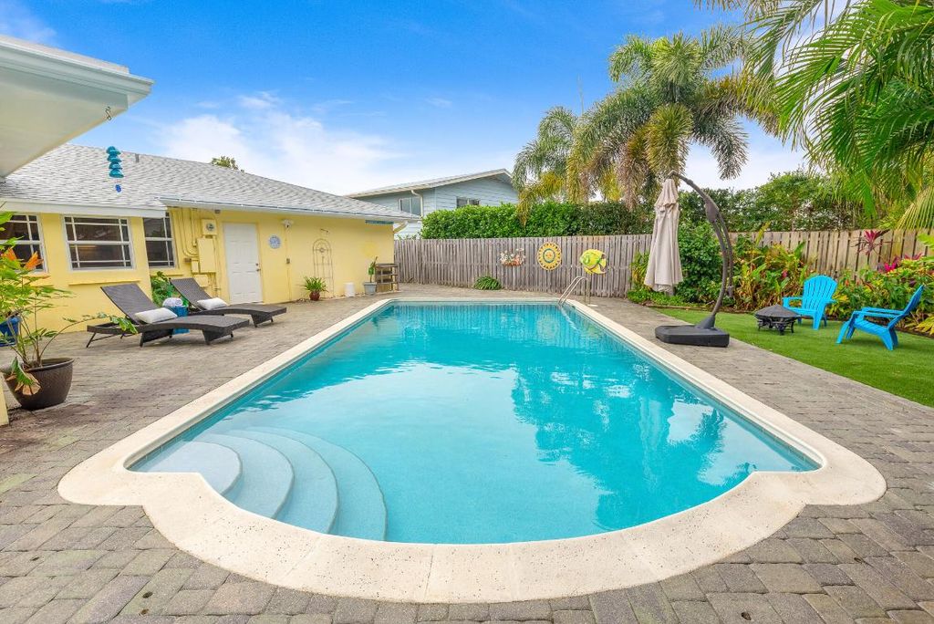 Photo of 505 Marlin Road, North Palm Beach, FL 33408 (MLS # R10952416)