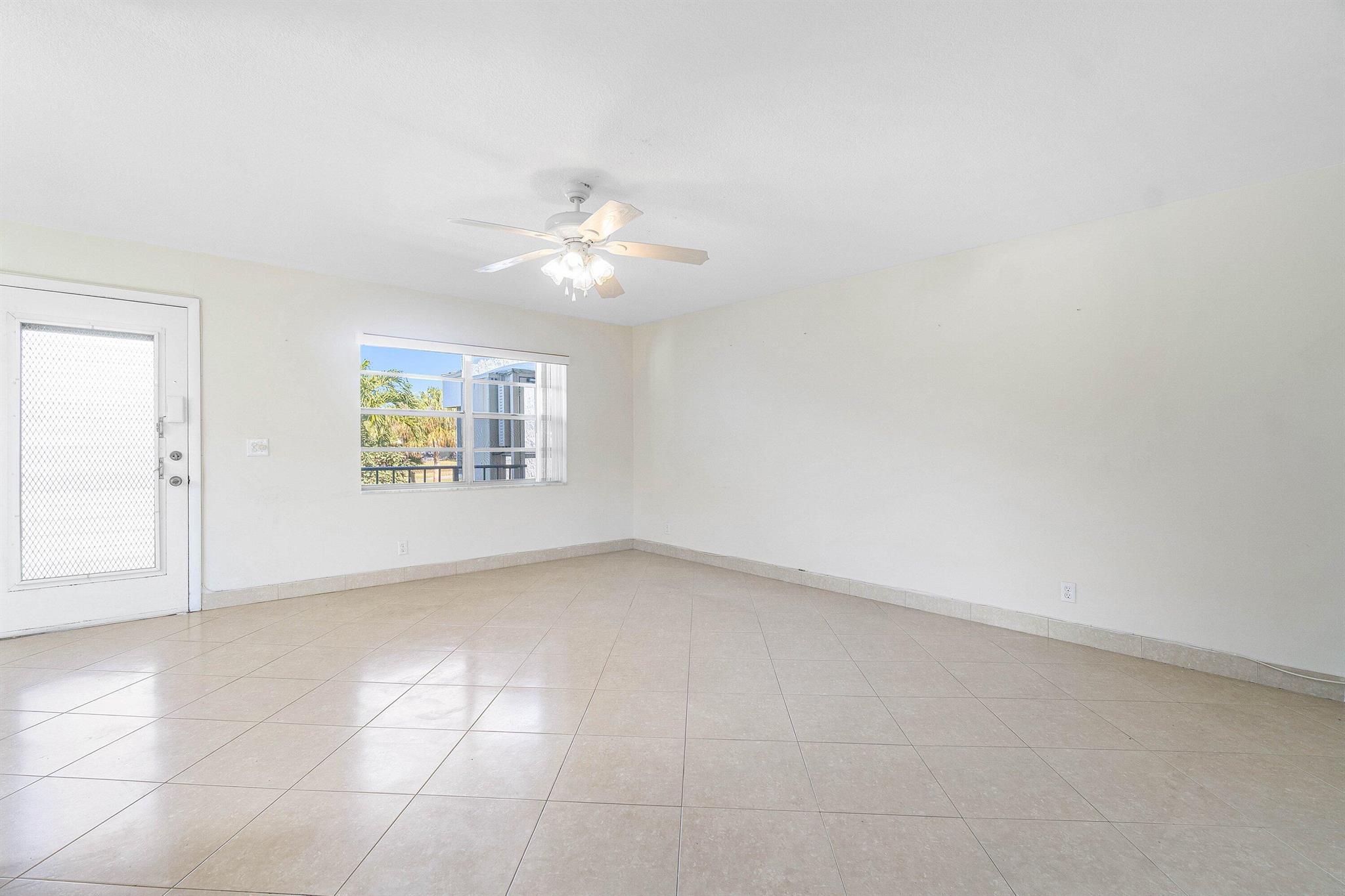 KINGS POINT FLANDERS A TH - Residential