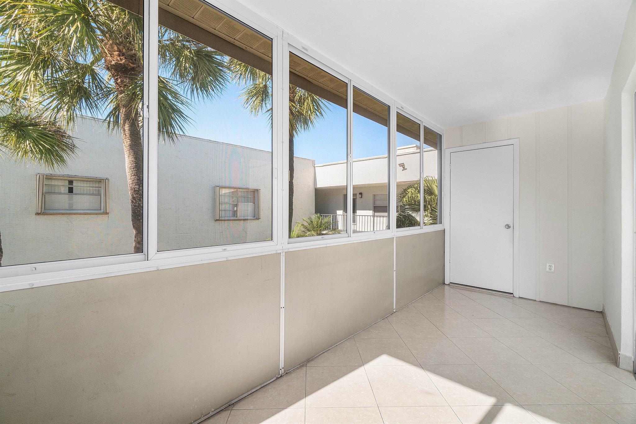 KINGS POINT FLANDERS A TH - Residential