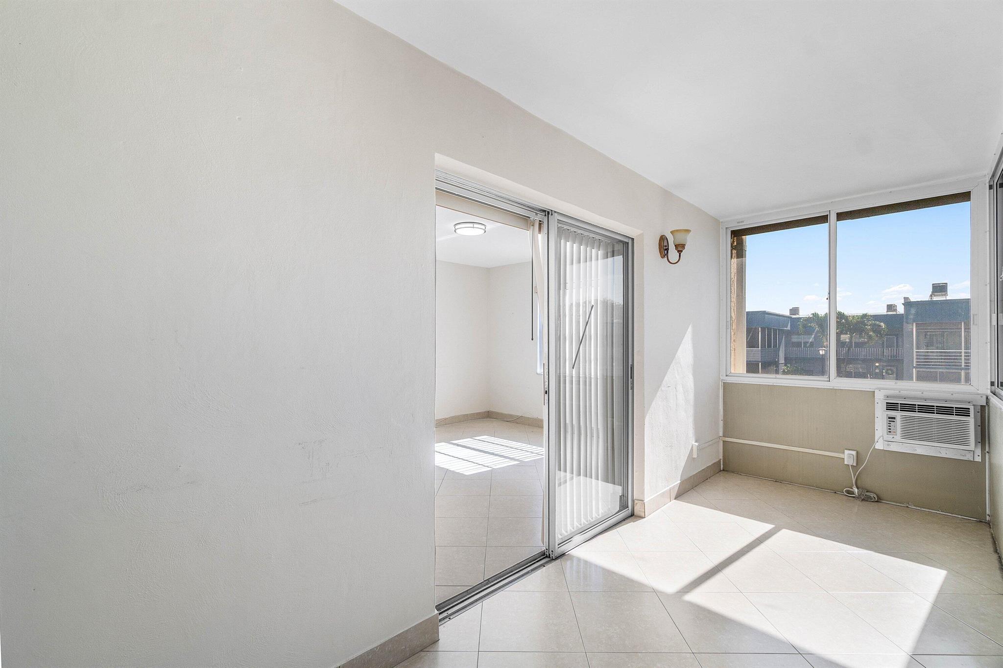 KINGS POINT FLANDERS A TH - Residential