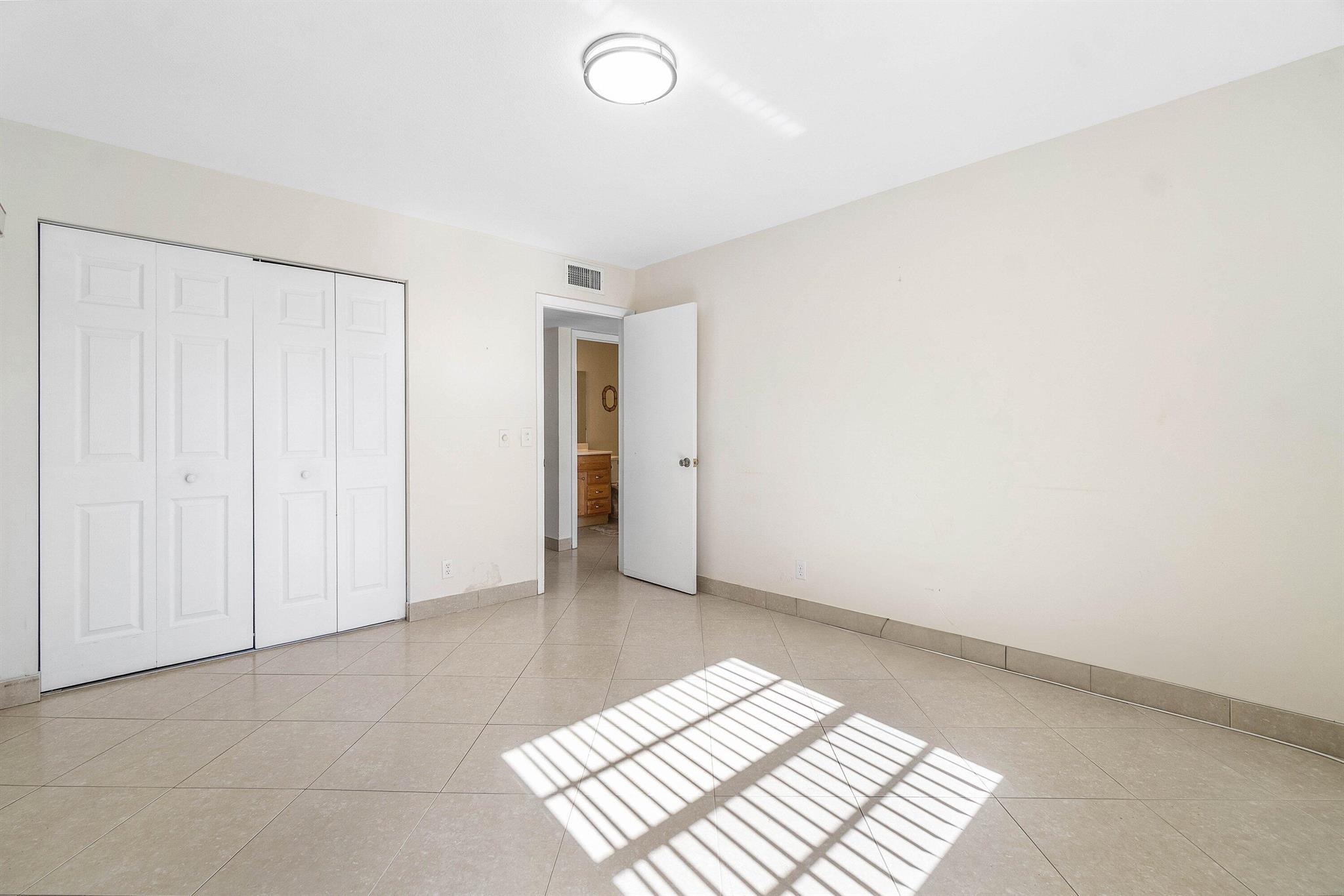 KINGS POINT FLANDERS A TH - Residential