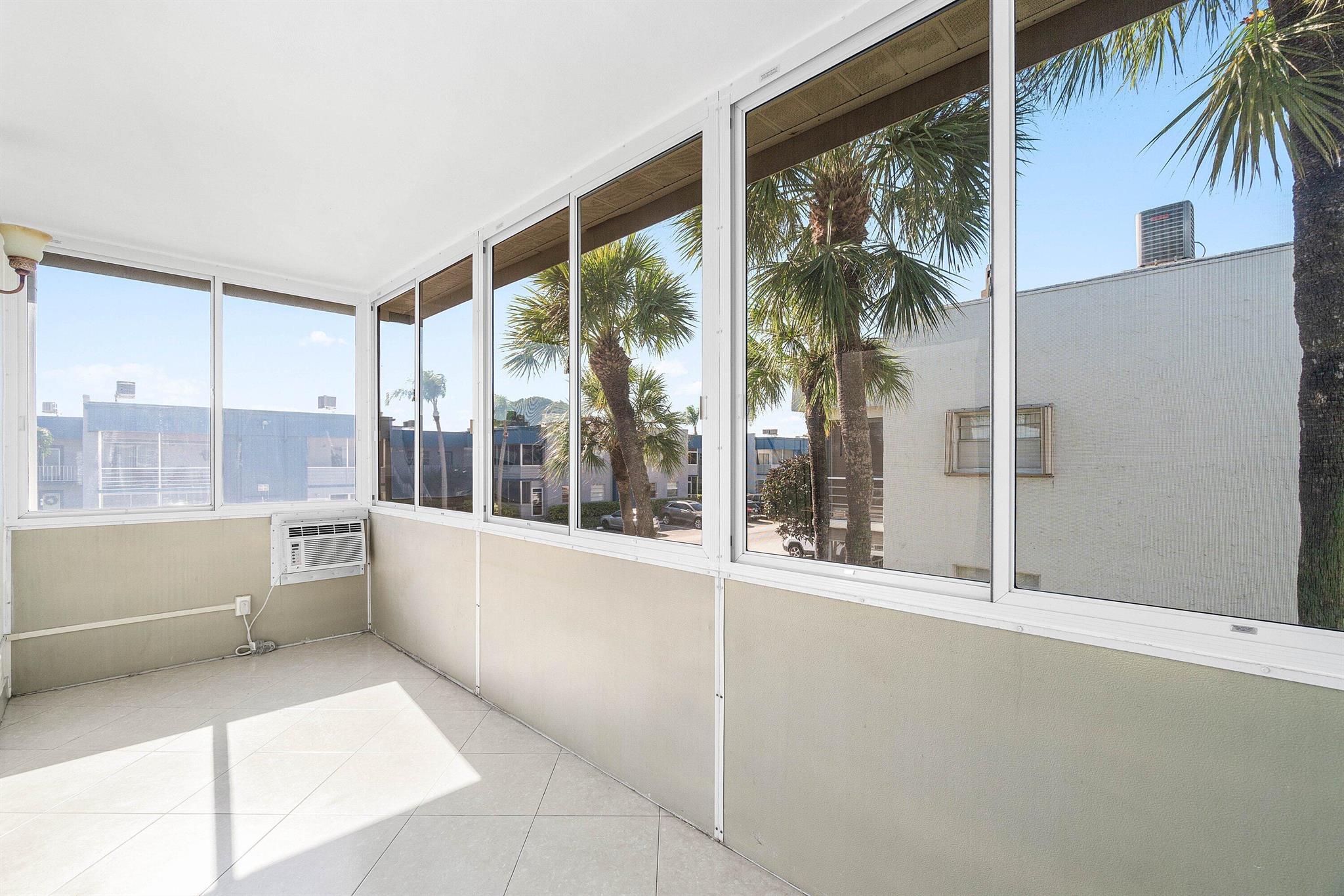 KINGS POINT FLANDERS A TH - Residential