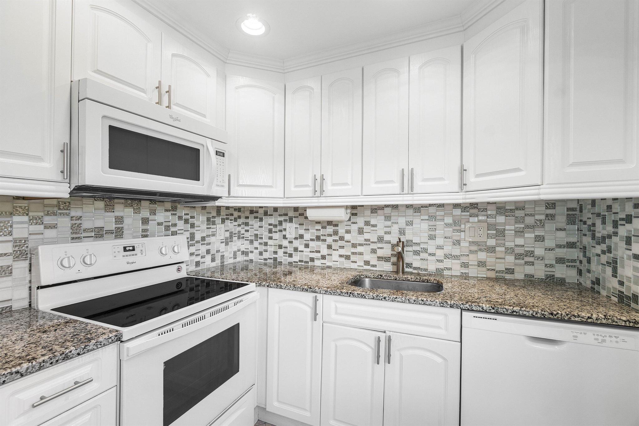 KINGS POINT FLANDERS A TH - Residential