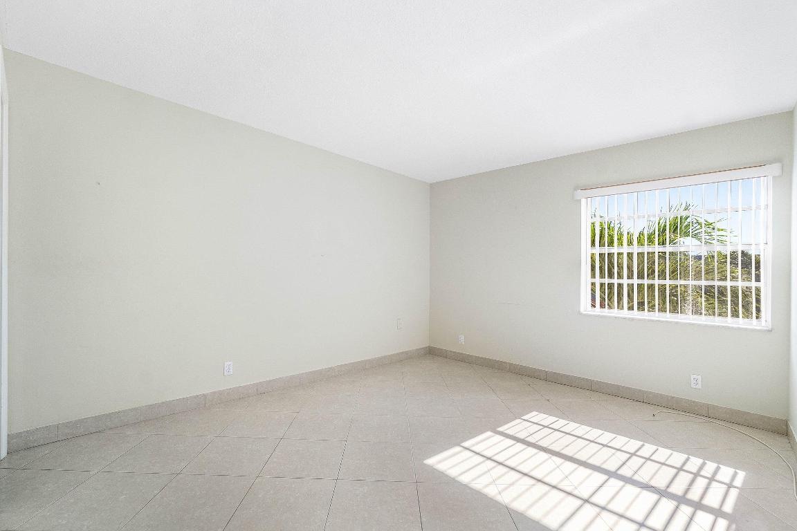 KINGS POINT FLANDERS A THRU T CONDOS - Residential