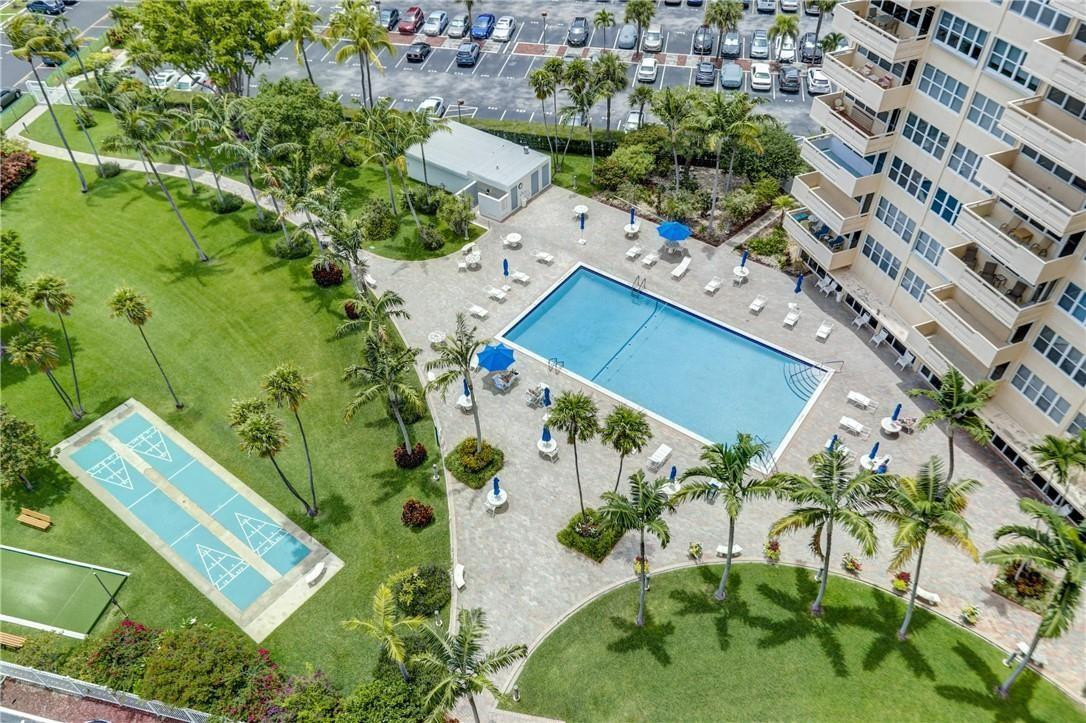 Coral Ridge Towers East - Residential