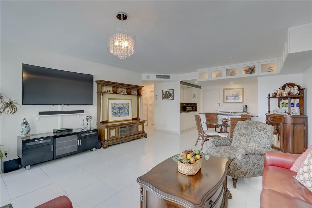 Coral Ridge Towers East - Residential