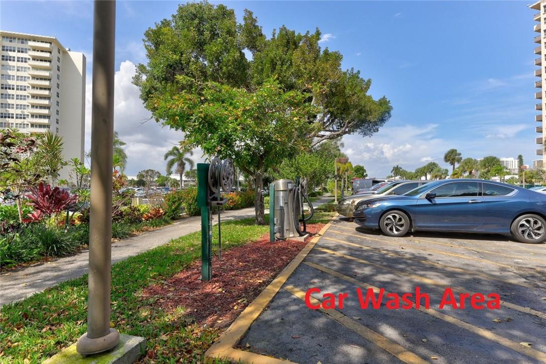 Coral Ridge Towers East - Residential