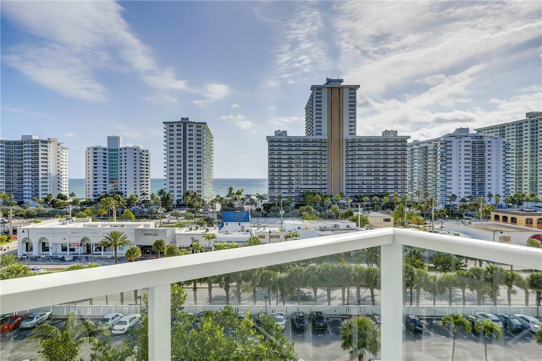 Coral Ridge Towers East - Residential
