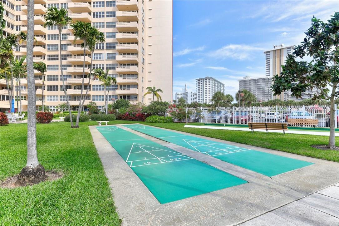 Coral Ridge Towers East - Residential