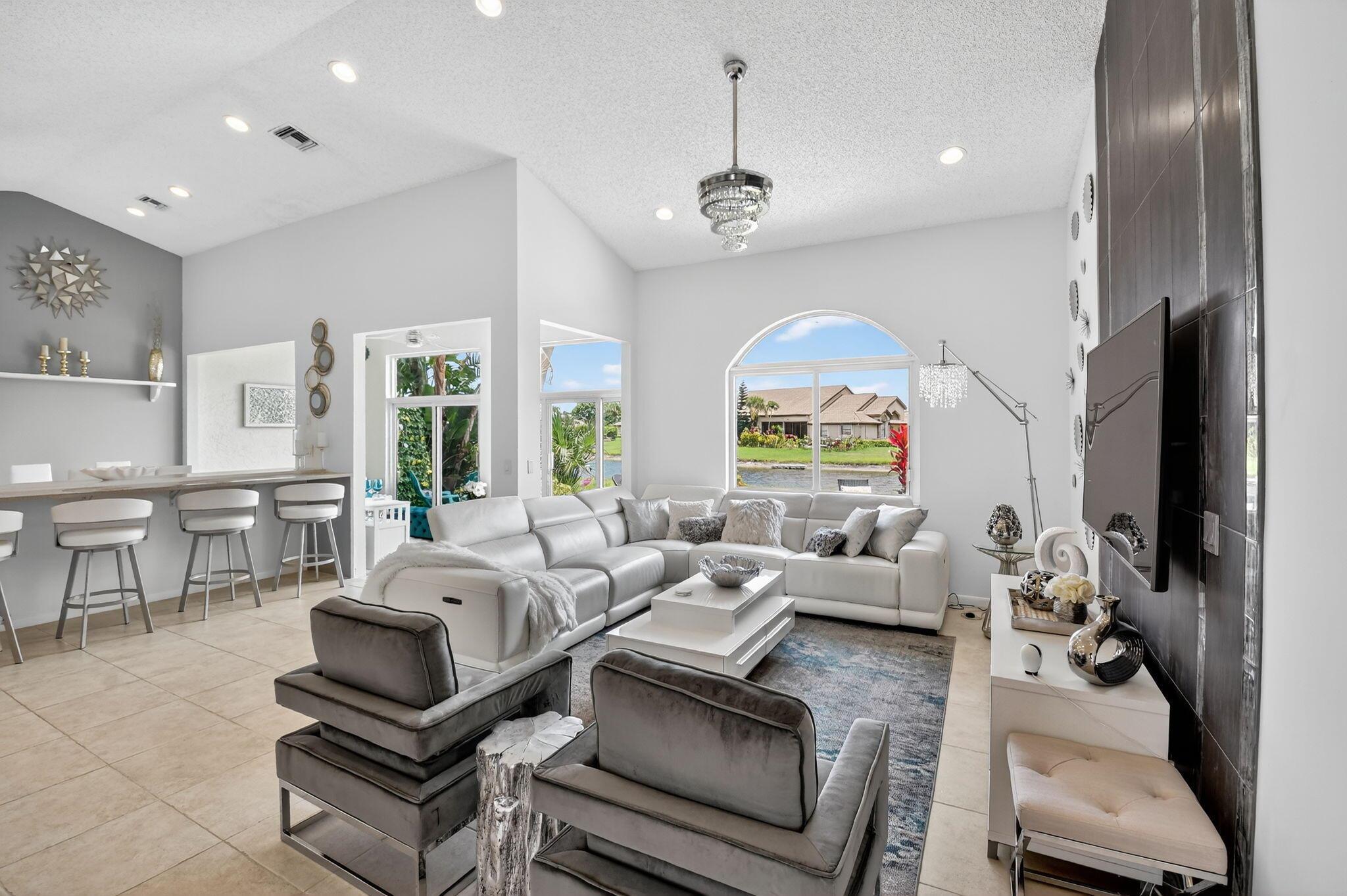 7182 Le Chalet Boulevard