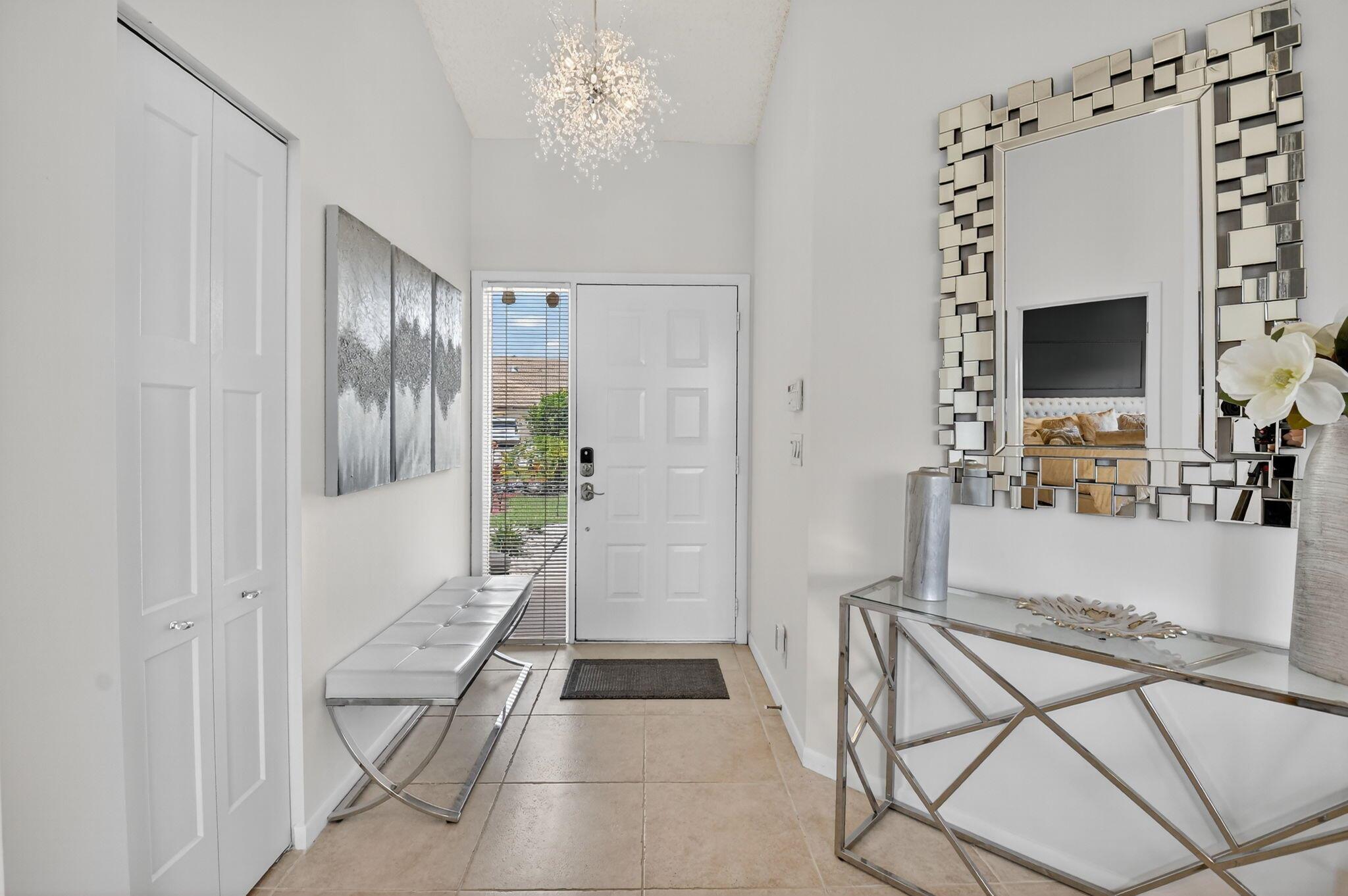 7182 Le Chalet Boulevard